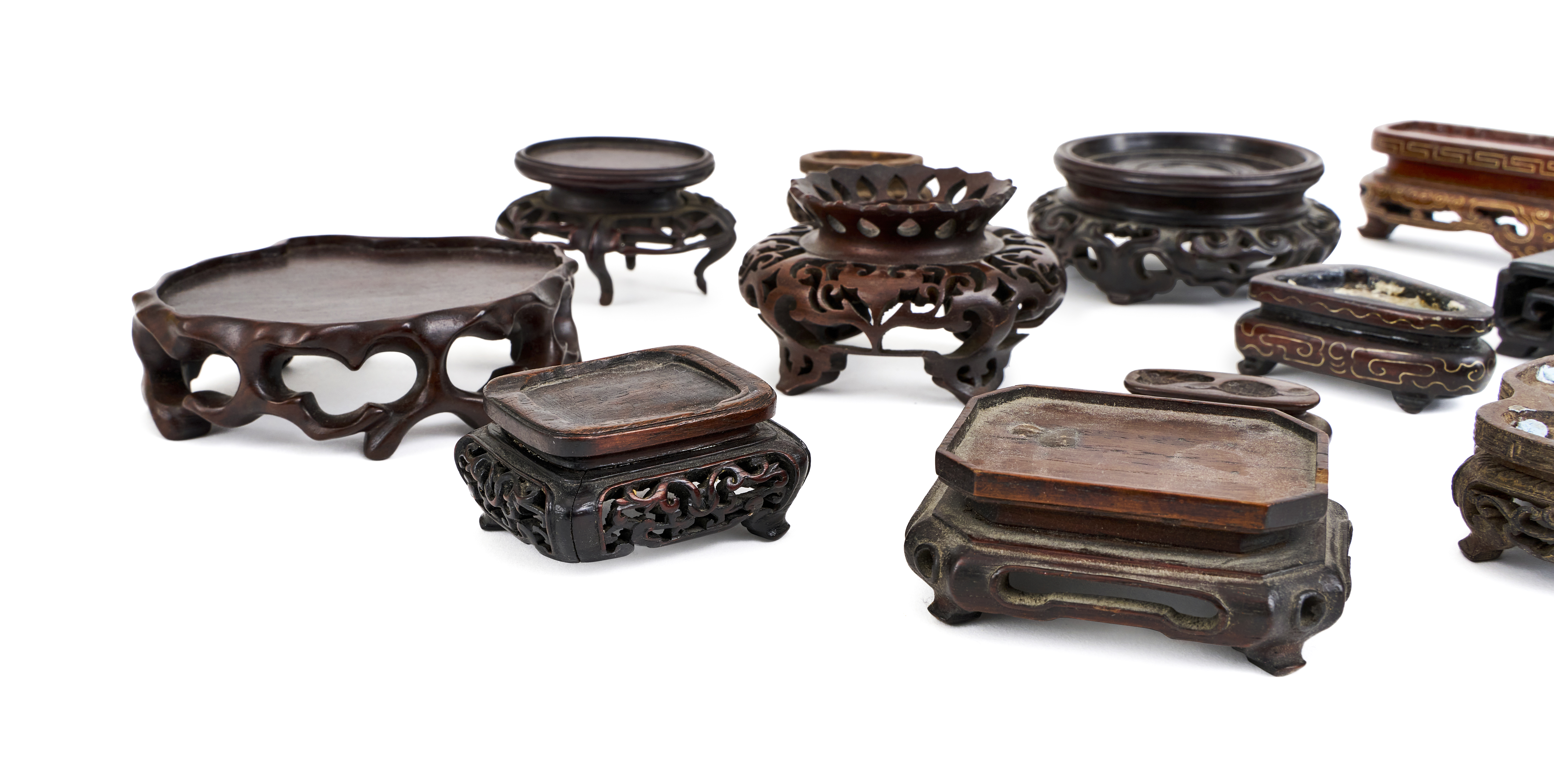 ASSORTMENT OF CHINESE WOODEN STANDS, QING DYNASTY (1644-1911) - Image 5 of 5