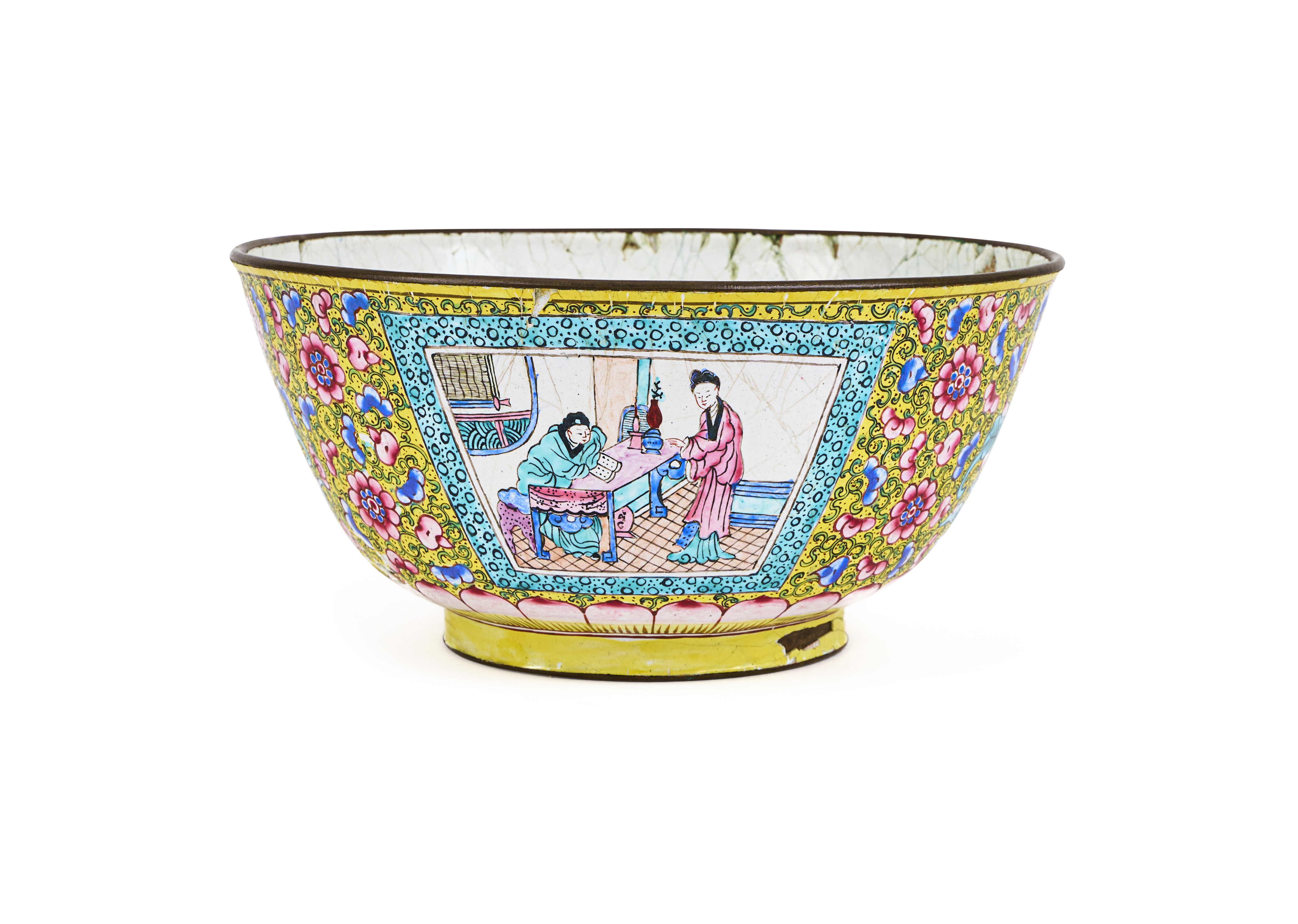 A CHINESE CANTON ENAMEL BOWL AND A LIDDED BOX, QING DYNASTY (1644-1911) - Image 3 of 12