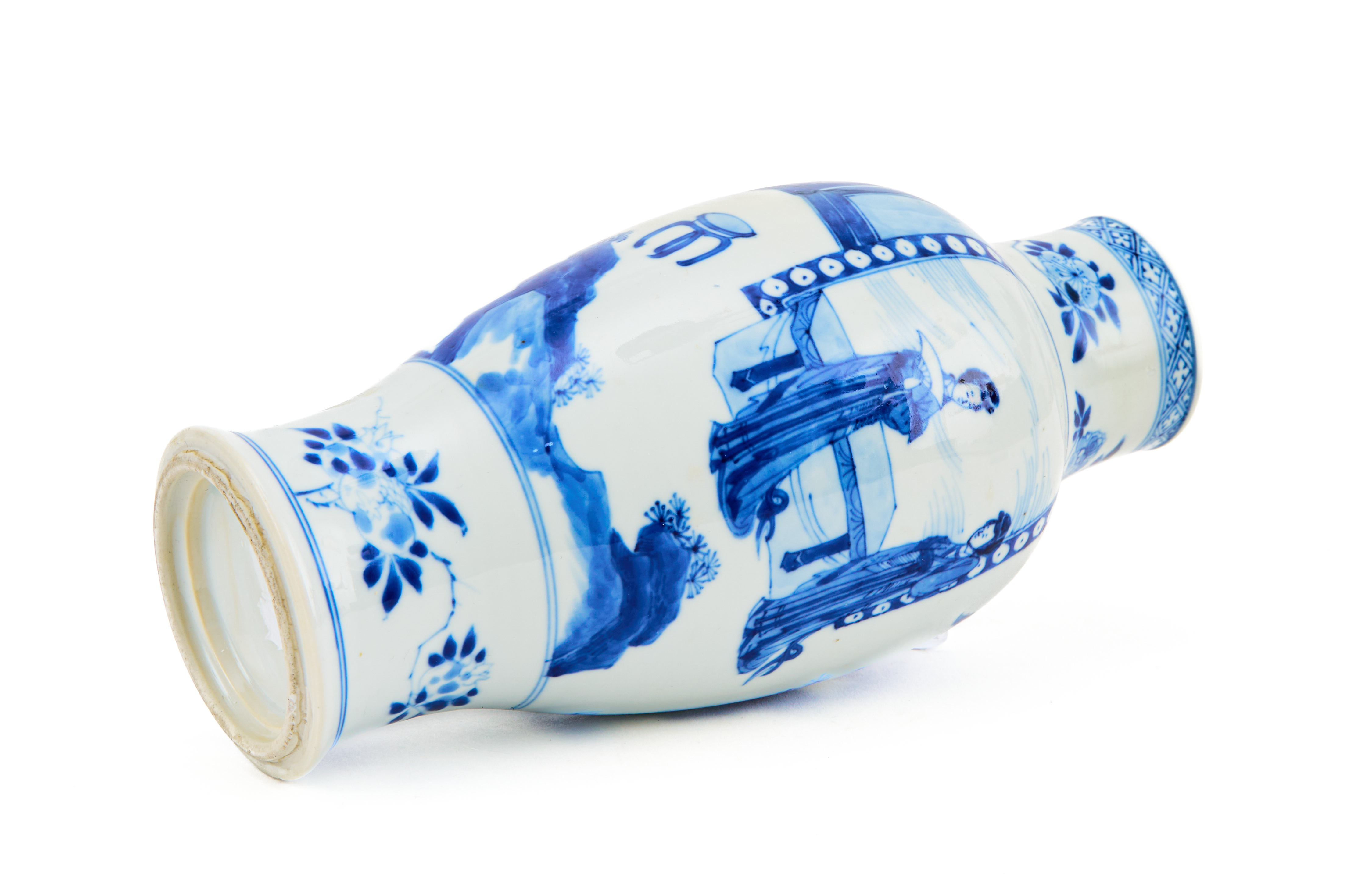 A CHINESE BLUE & WHITE VASE, KANGXI PERIOD (1662-1722) - Image 3 of 3