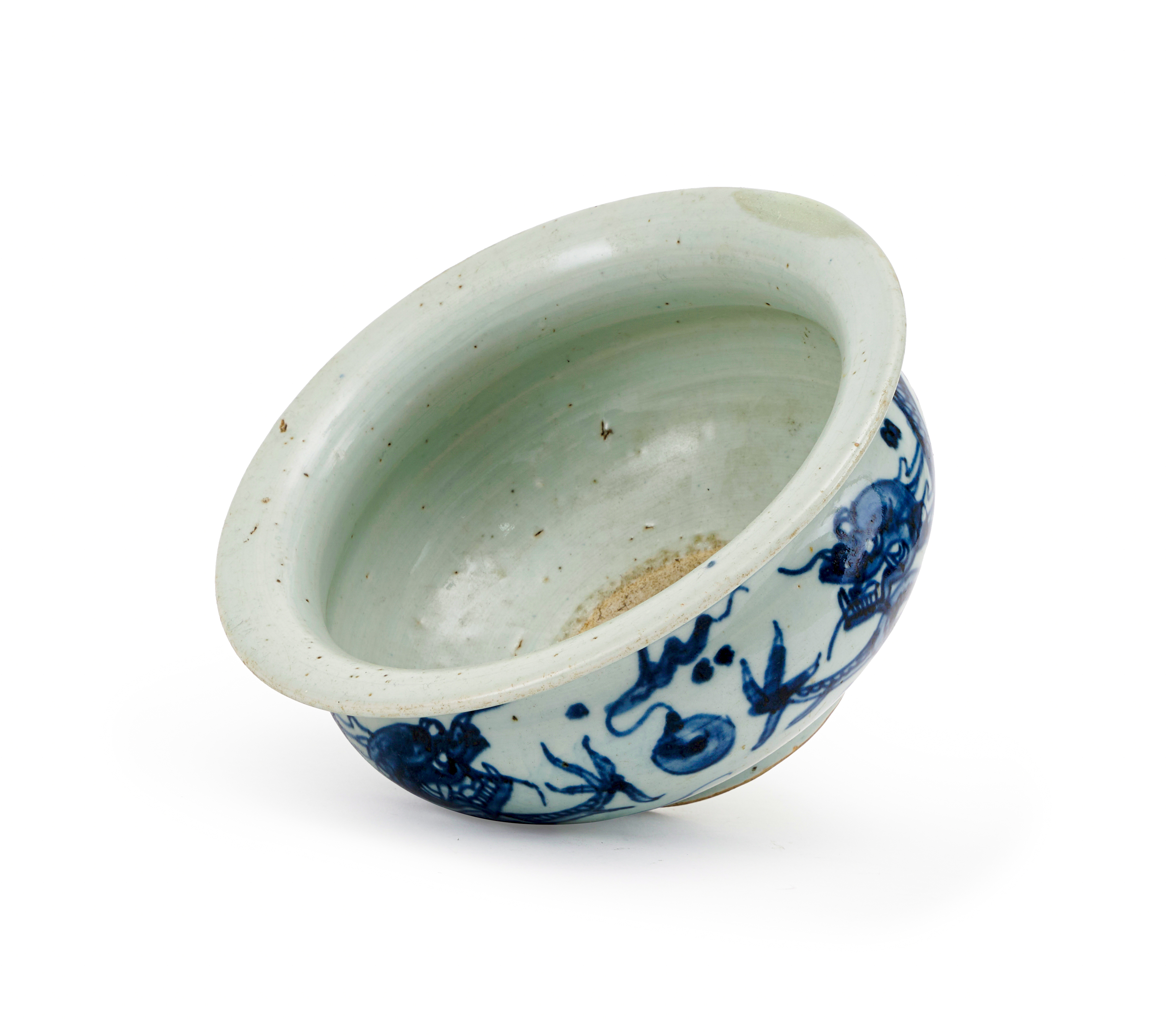 A CHINESE BLUE & WHITE CENSER, MING DYNASTY (1368-1644) - Image 5 of 5