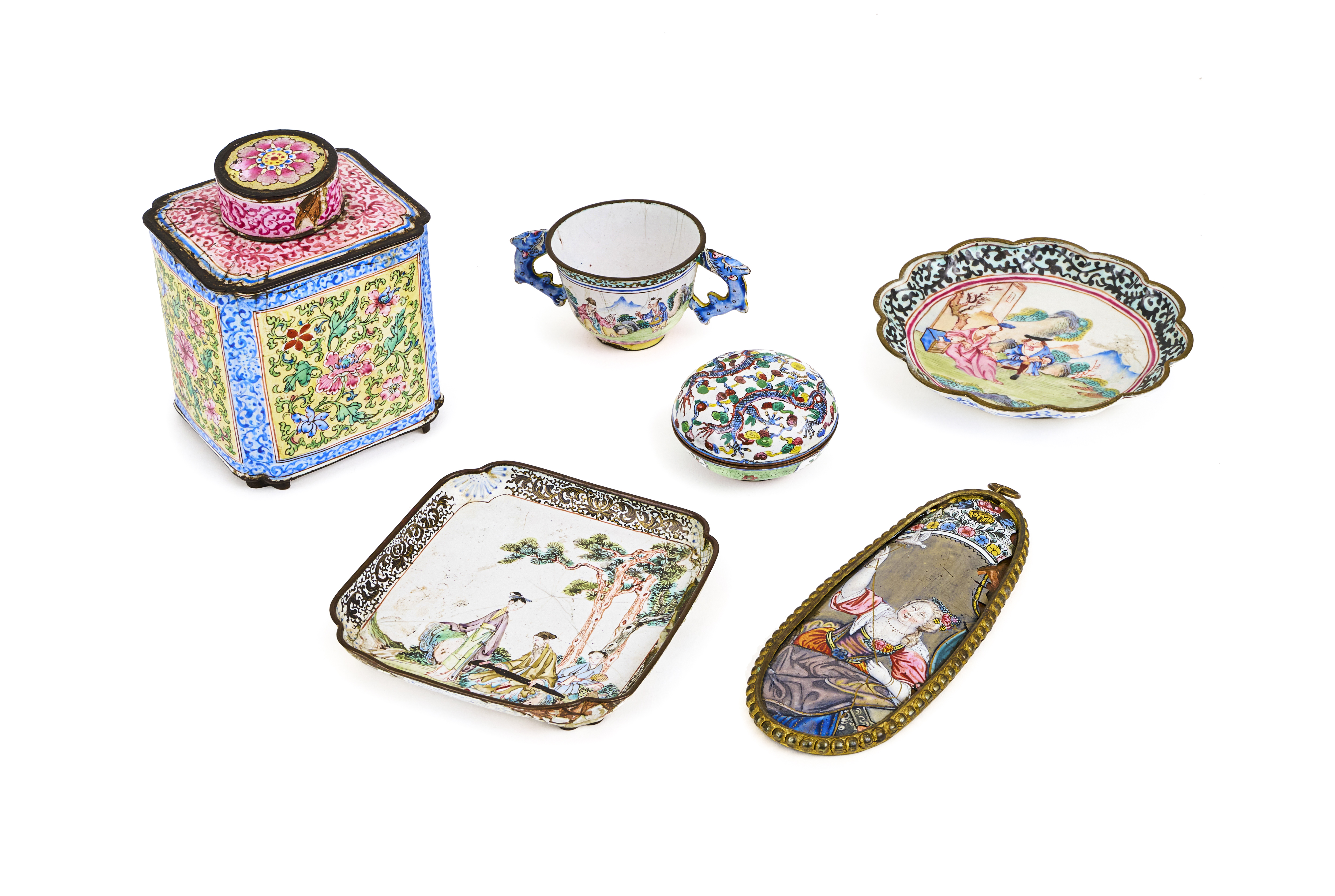 ASSORTMENT OF CHINESE CANTON ENAMEL OBJECTS, 18TH/19TH CENTURY
