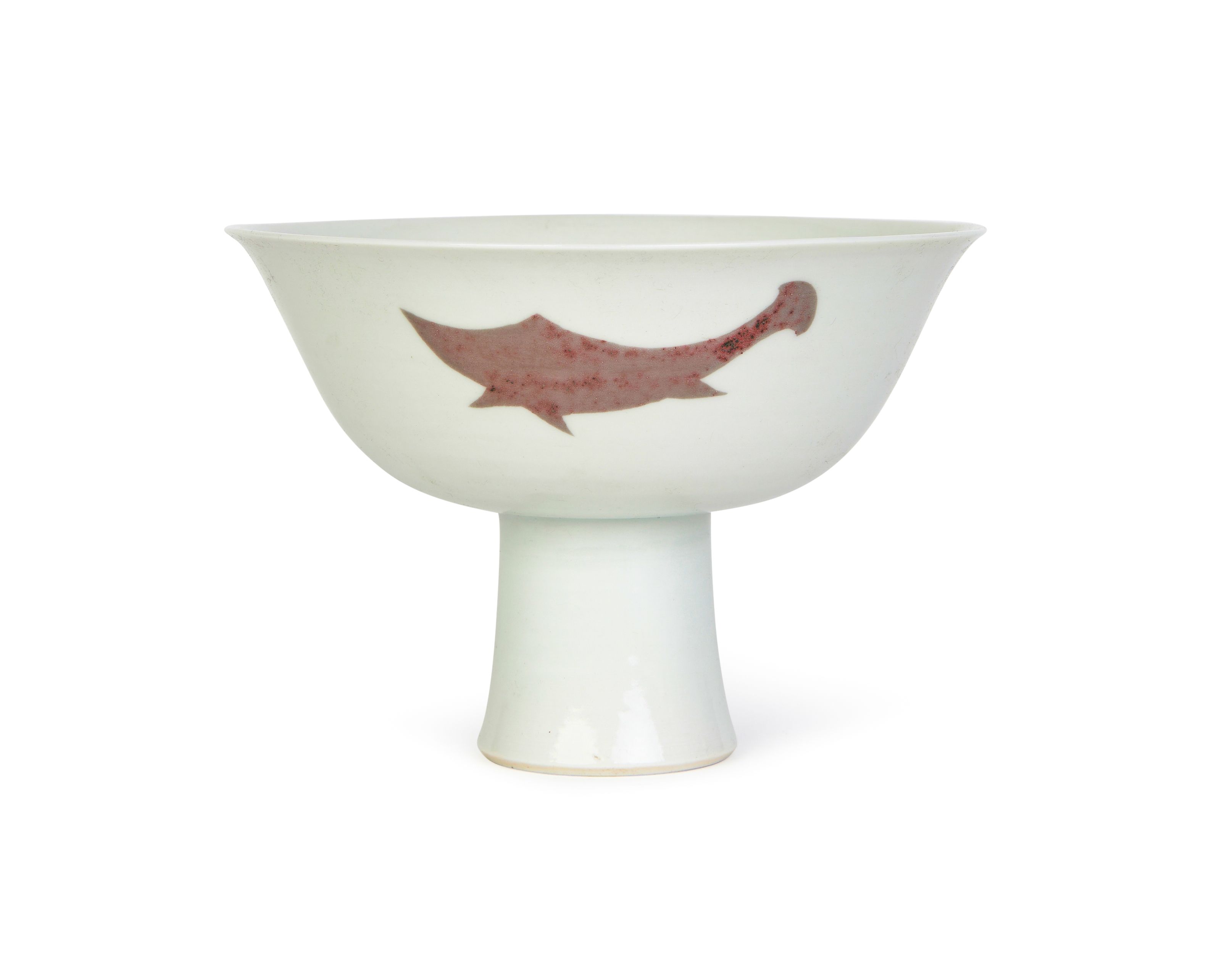 A MING-STYLE COPPER-RED 'THREE FISH' STEM BOWL, KANGXI PERIOD (1662-1722)