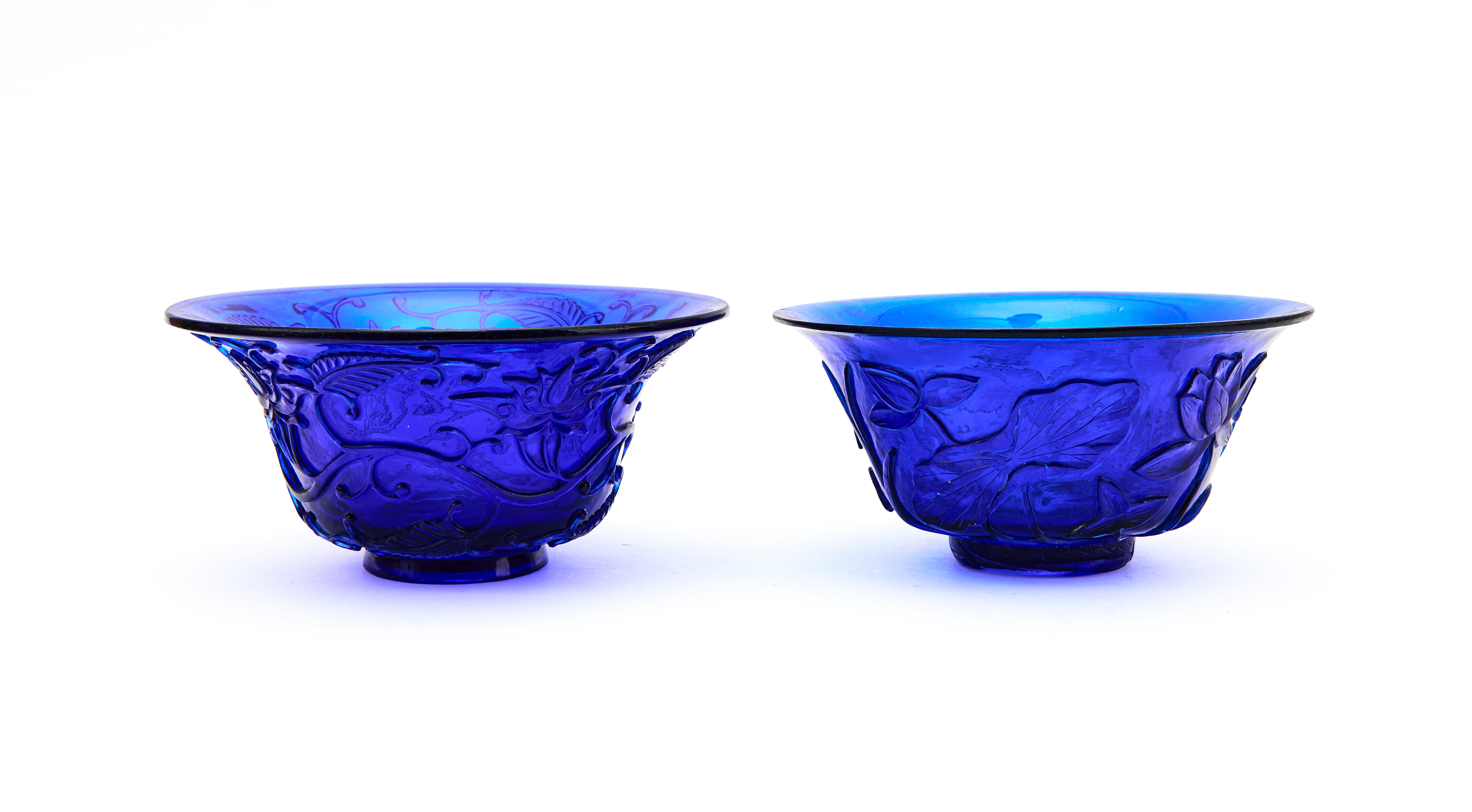 A PAIR OF CARVED BLUE GLASS BOWLS CHINA, QING DYNASTY (1644-1911) - Image 2 of 4