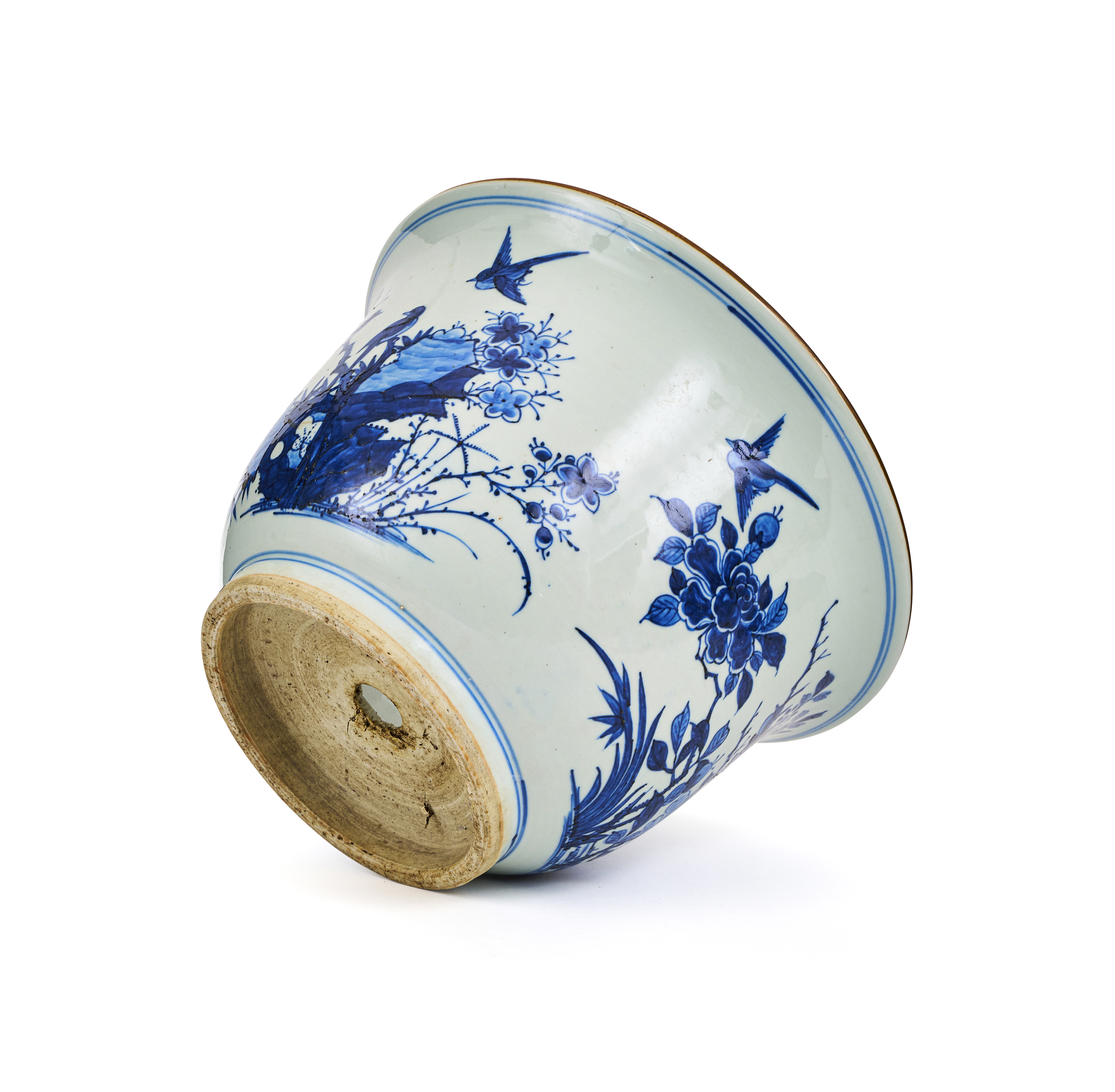 A CHINESE BLUE & WHITE FLORAL MAGPIE JARDINIERE, QING DYNASTY (1644-1911) - Image 4 of 4