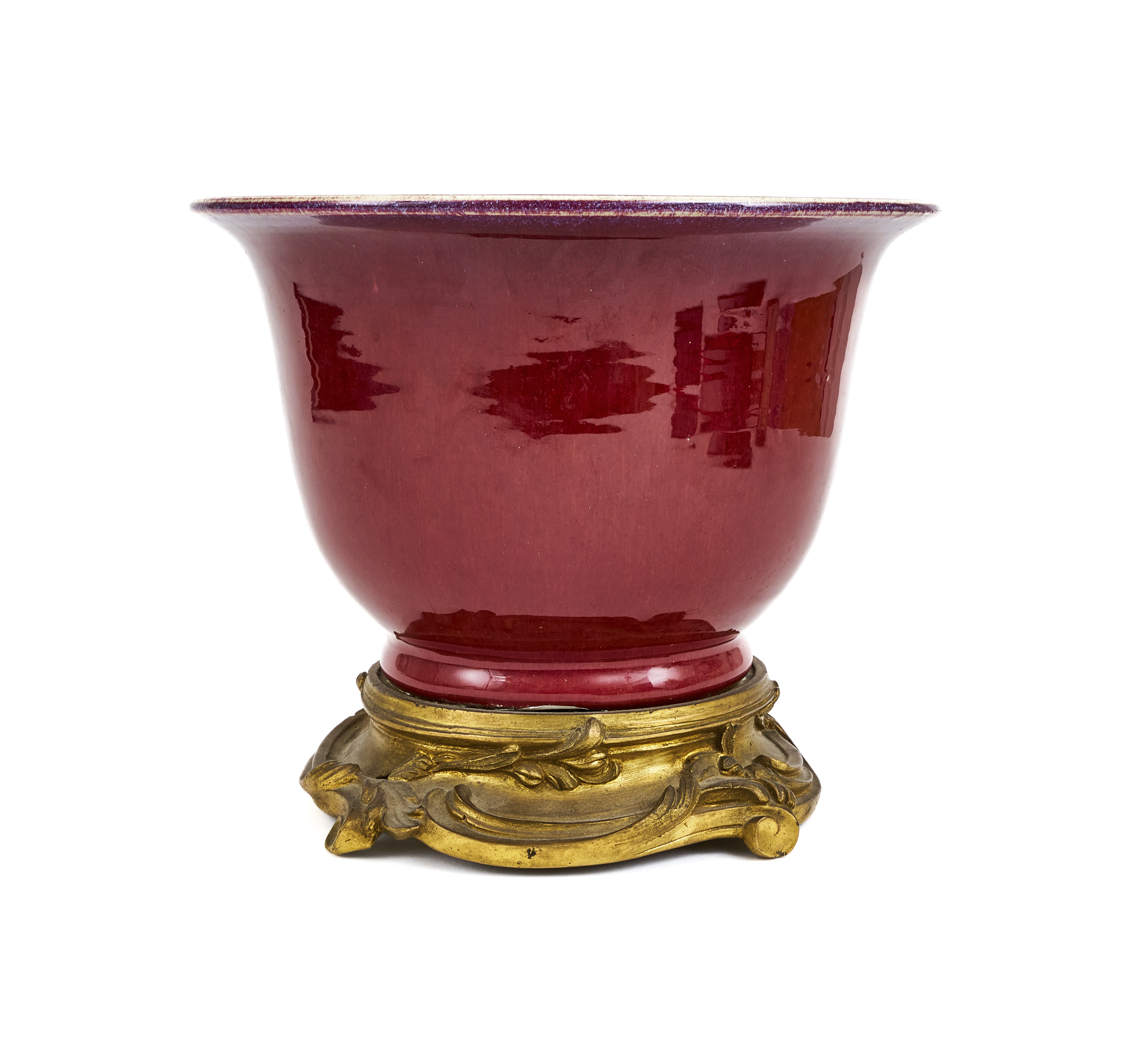 A LARGE CHINESE RED FLAMBE PLANTER ON FRENCH MOUNTS, QIANLONG PERIOD (1736-1795) - Image 2 of 4