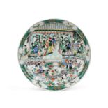 A CHINESE FAMILLE VERTE PLATE, QING DYNASTY (1644-1911)