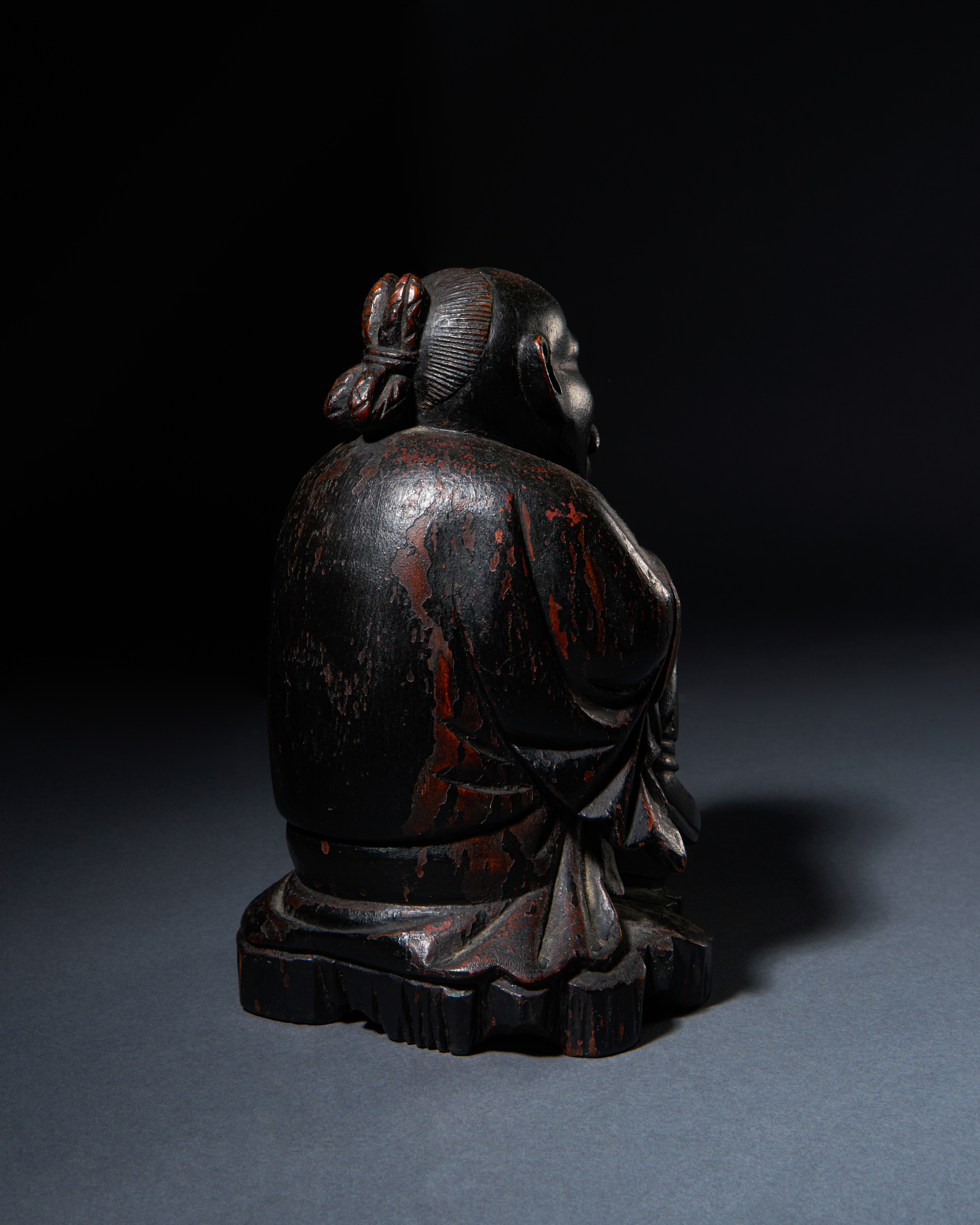 A WOODEN FIGURE OF AN IMMORTAL - Image 3 of 4