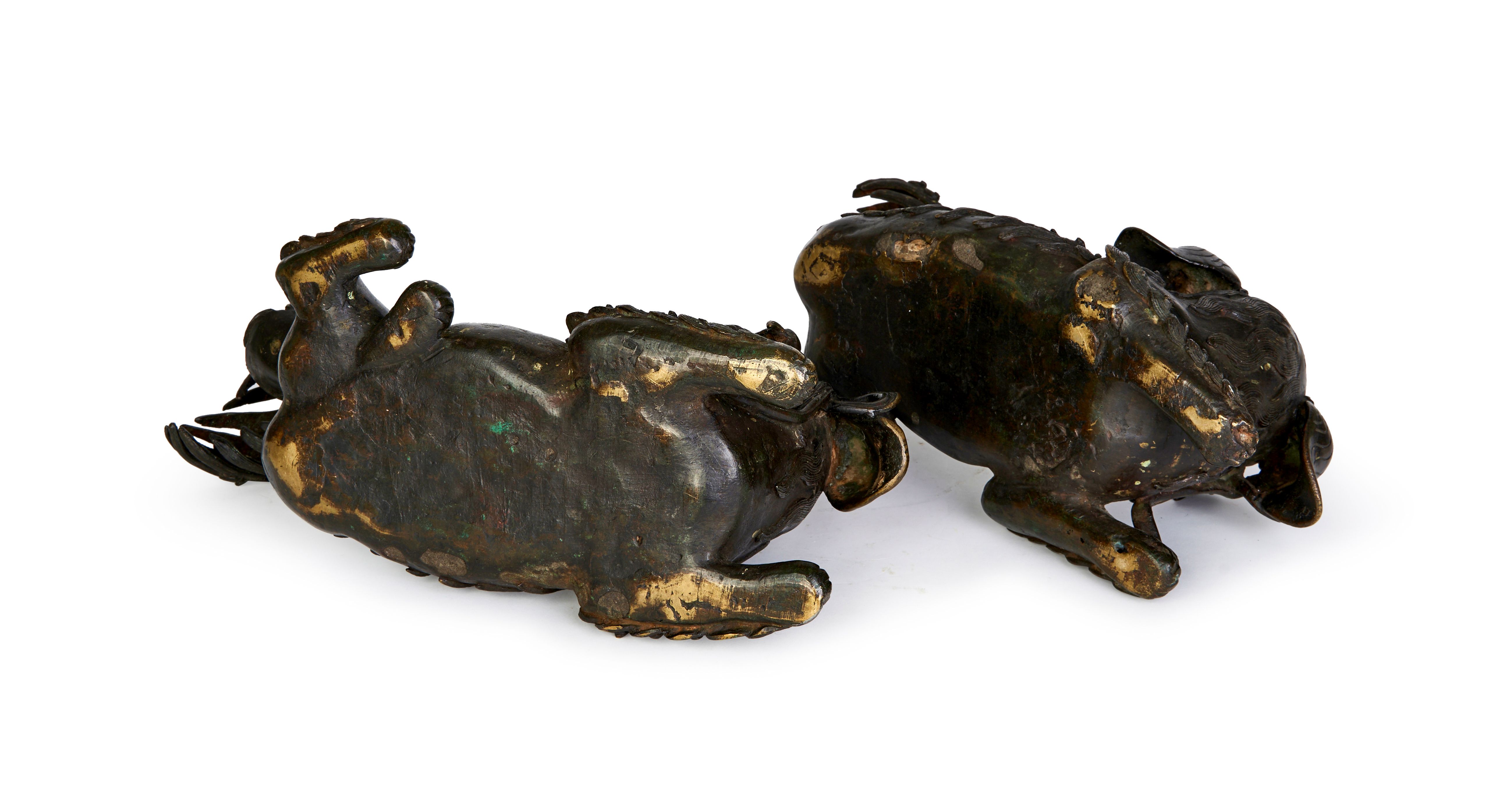 A PAIR OF CHINESE BRONZE FOO DOG CENSERS, QING DYNASTY (1644-1911) - Image 8 of 9