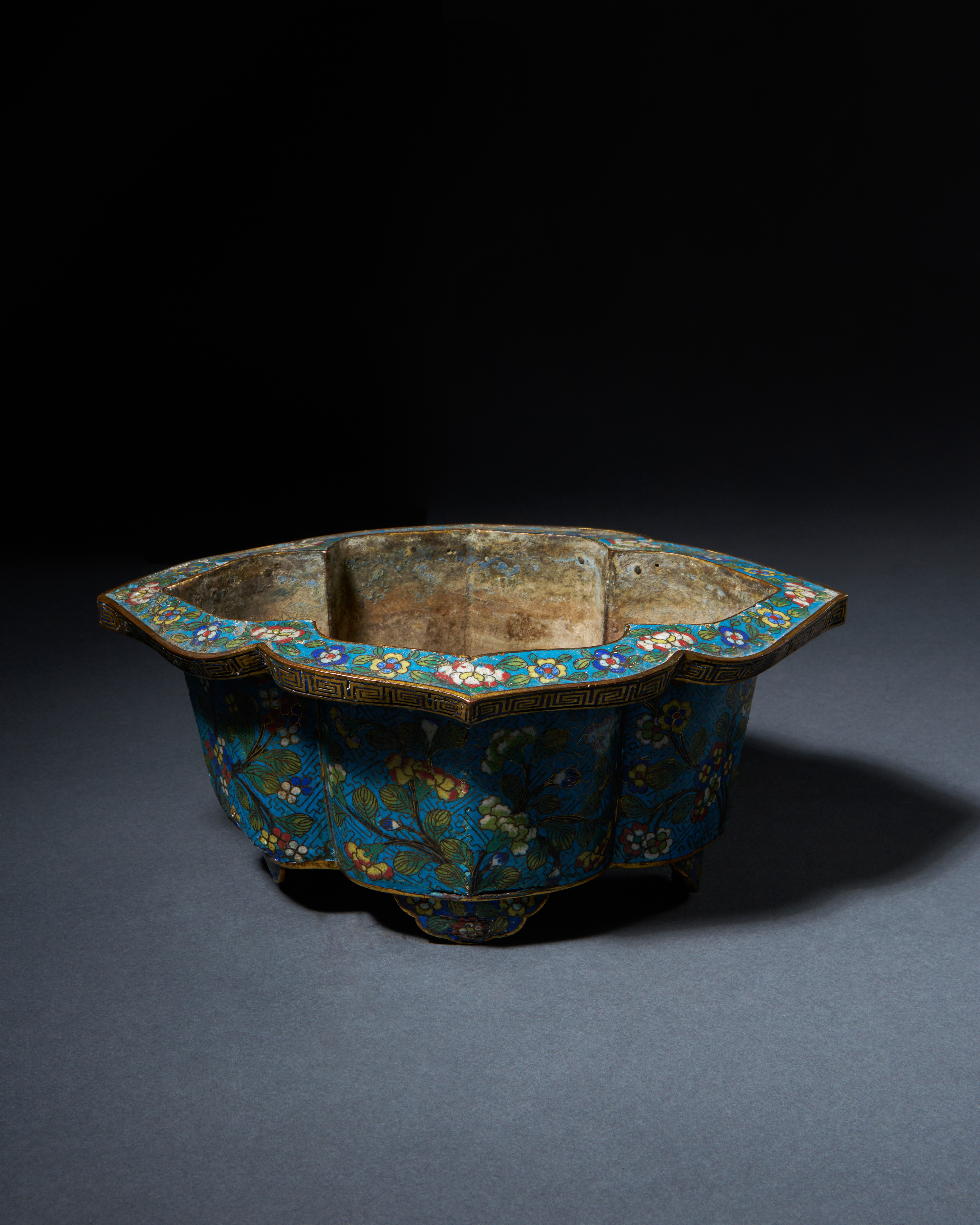 A CLOISONNE POT, QING DYNASTY (1644-1911) - Image 2 of 5