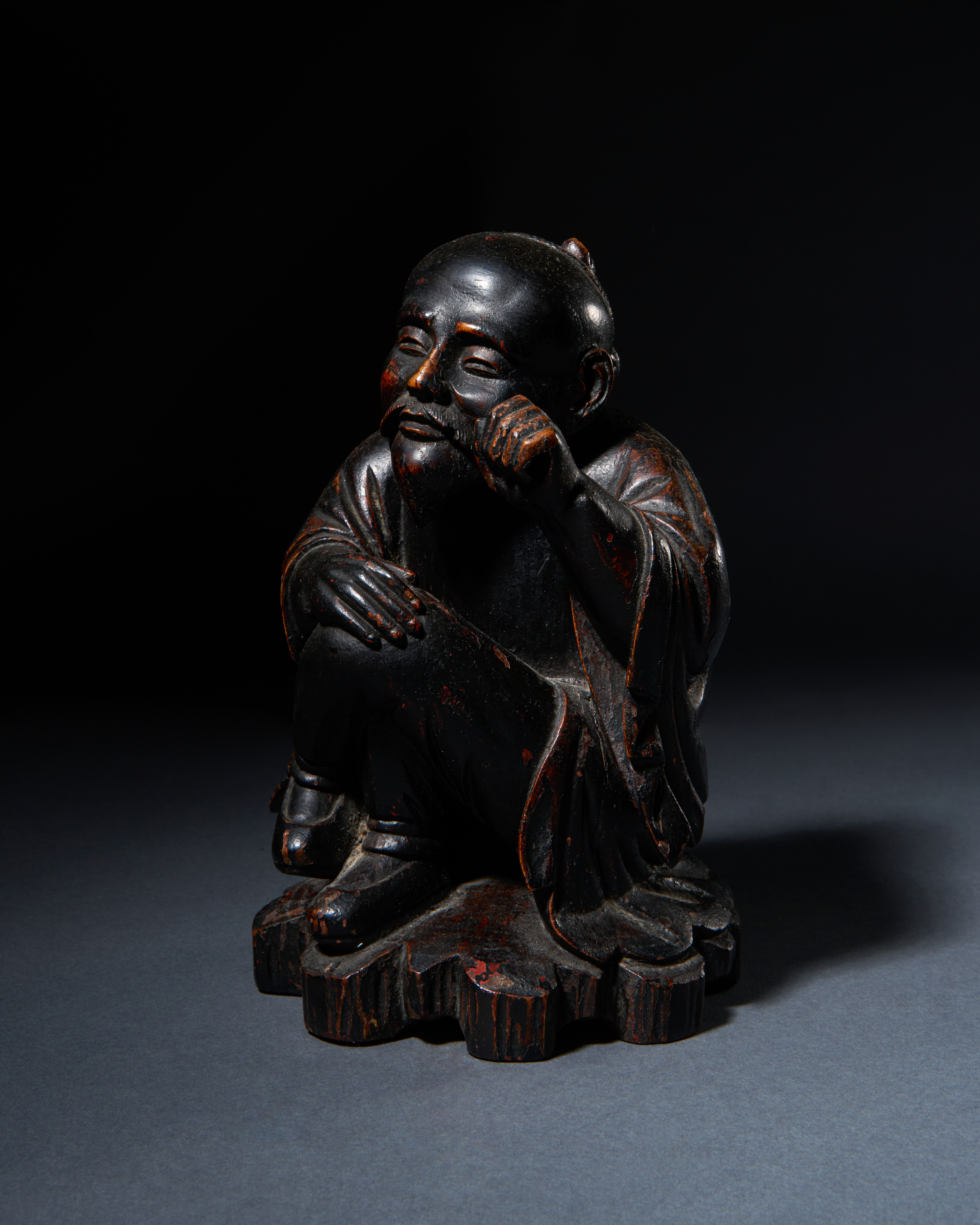 A WOODEN FIGURE OF AN IMMORTAL - Image 2 of 4