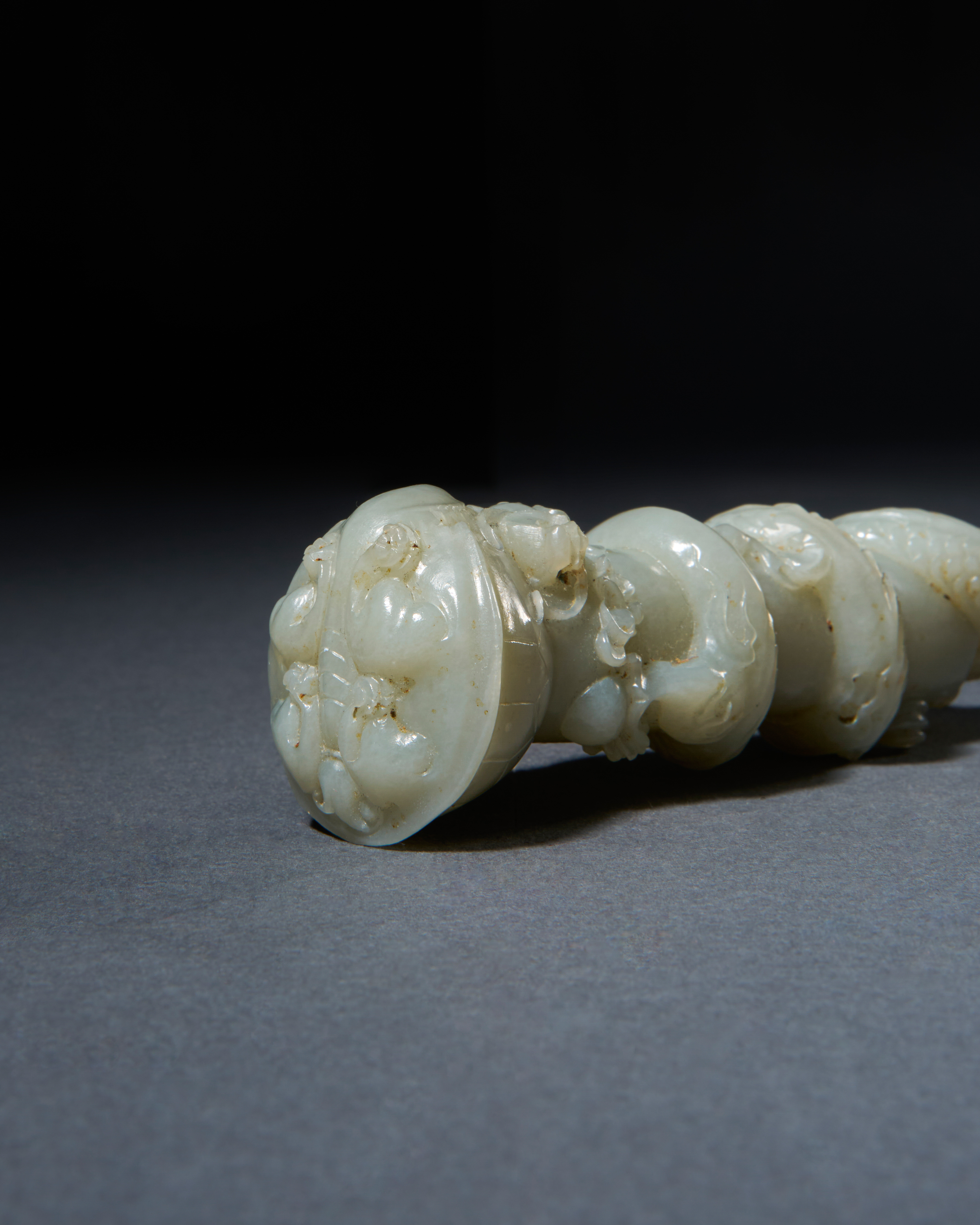 A LARGE CHINESE JADE "DRAGON" HANDLE, QING DYNASTY (1644-1911) - Image 4 of 4