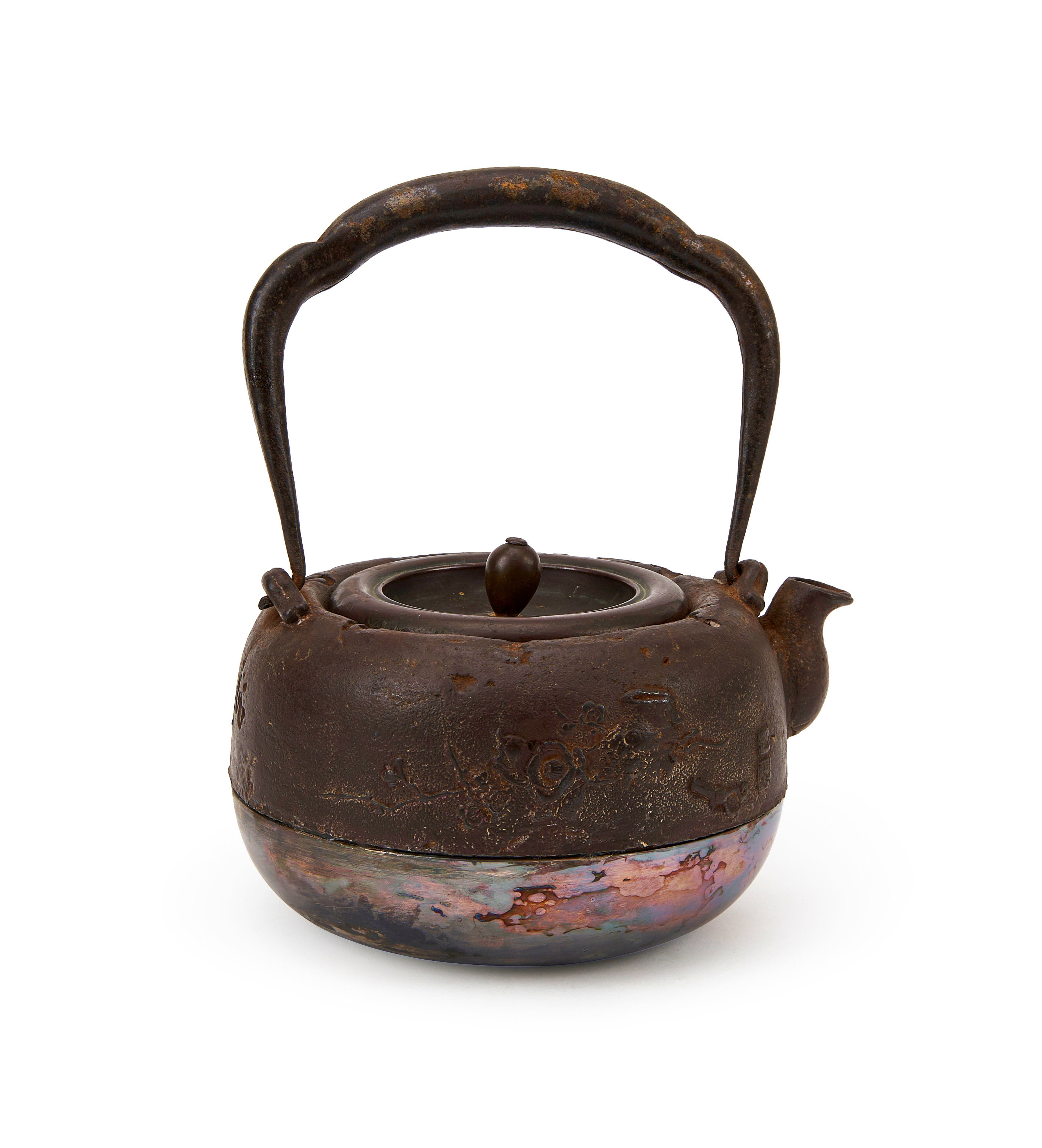 AN INSCRIBED JAPANESE IRON TEAPOT, MEIJI PERIOD (1868-1912) - Image 3 of 9