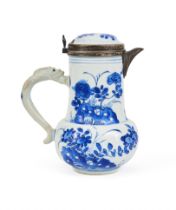 A CHINESE BLUE & WHITE EWER WITH SILVER MOUNTS, KANGXI PERIOD (1662-1722)