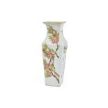A CHINESE FLORAL VASE, REPUBLIC PERIOD