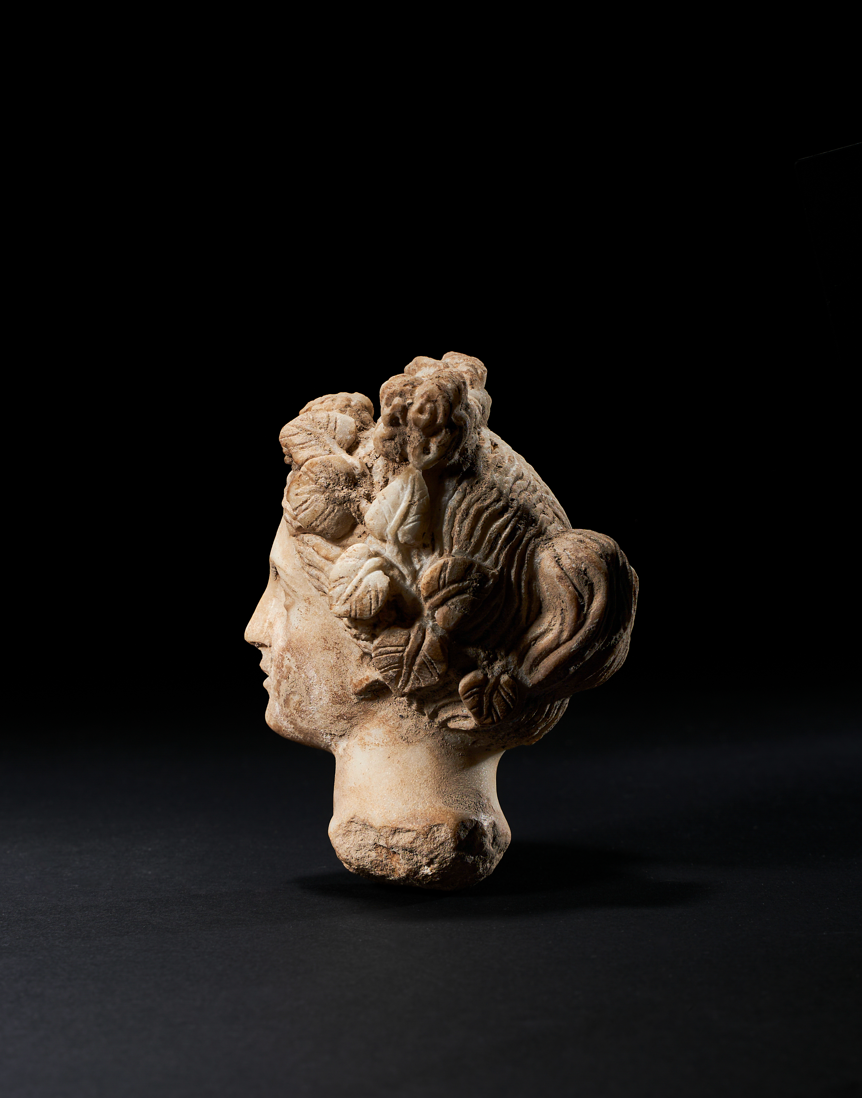 A RARE MARBLE BUST OF APHRODITE, HELLENISTIC, CIRCA 3RD/2ND CENTURY B.C. - Image 3 of 3