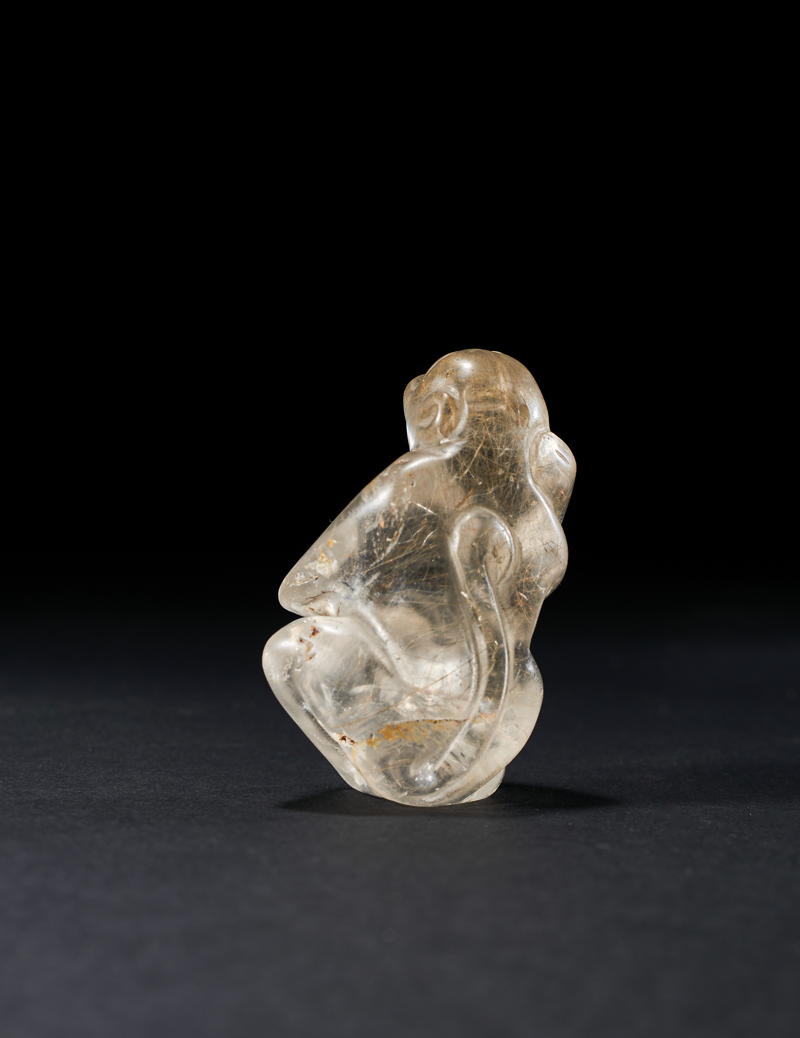 A BACTRIAN ROCK CRYSTAL FIGURE OF A SEATED MONKEY, CIRCA 2ND MILLENNIUM B.C. - Image 2 of 2