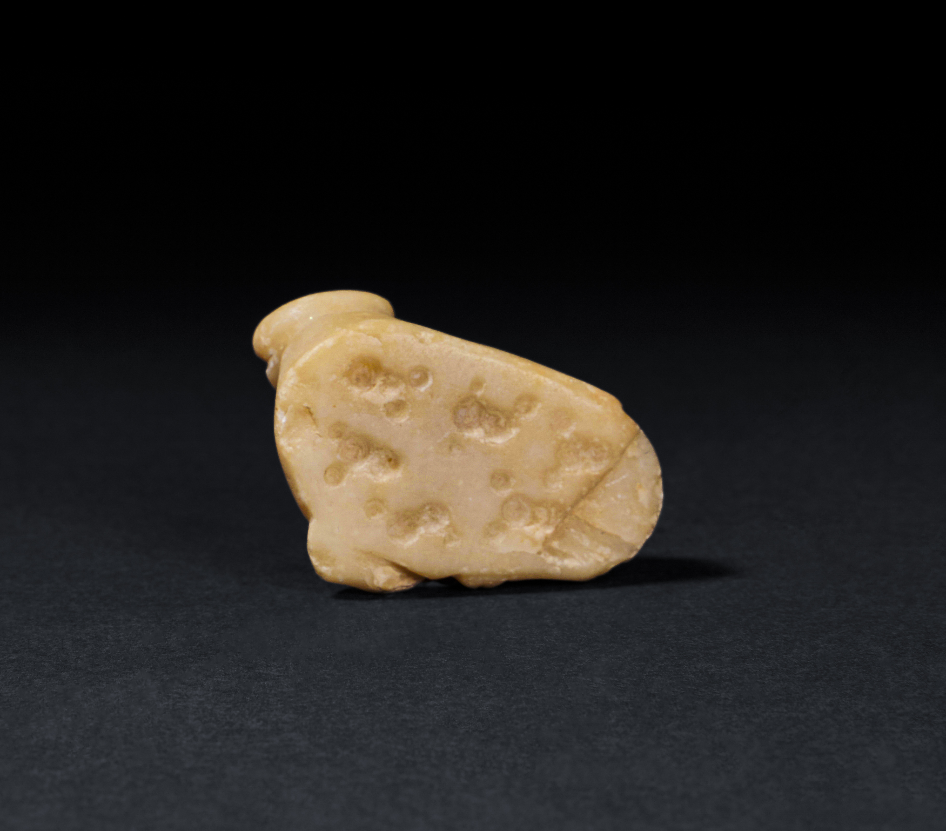 A MESOPOTAMIAN STONE ANIMAL AMULET, JEMDET NASR, CIRCA 3300-2900 B.C. - Image 2 of 2