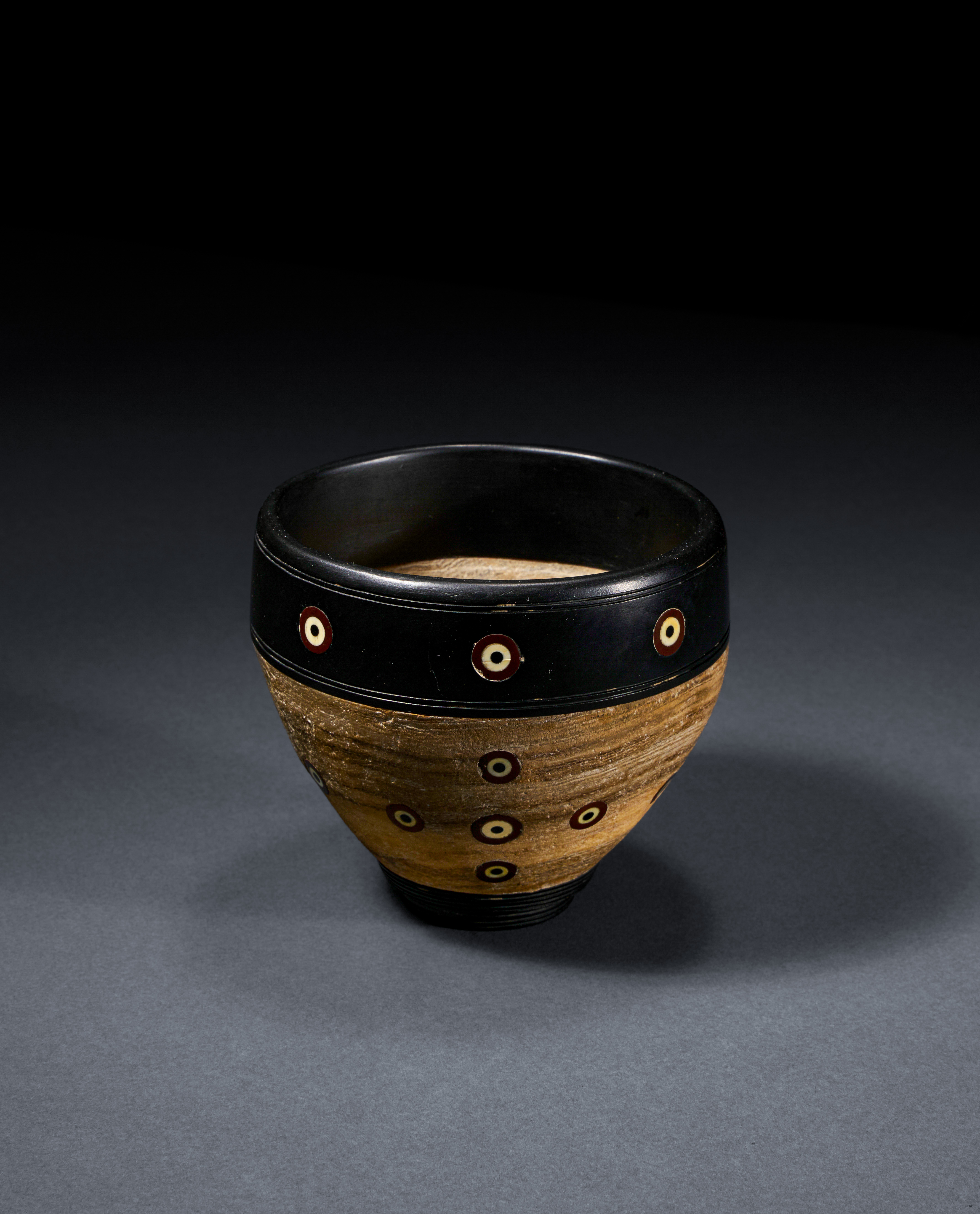 A RARE ELAMITE ALABASTER INLAID CUP, CIRCA 3000 B.C. - Image 2 of 4