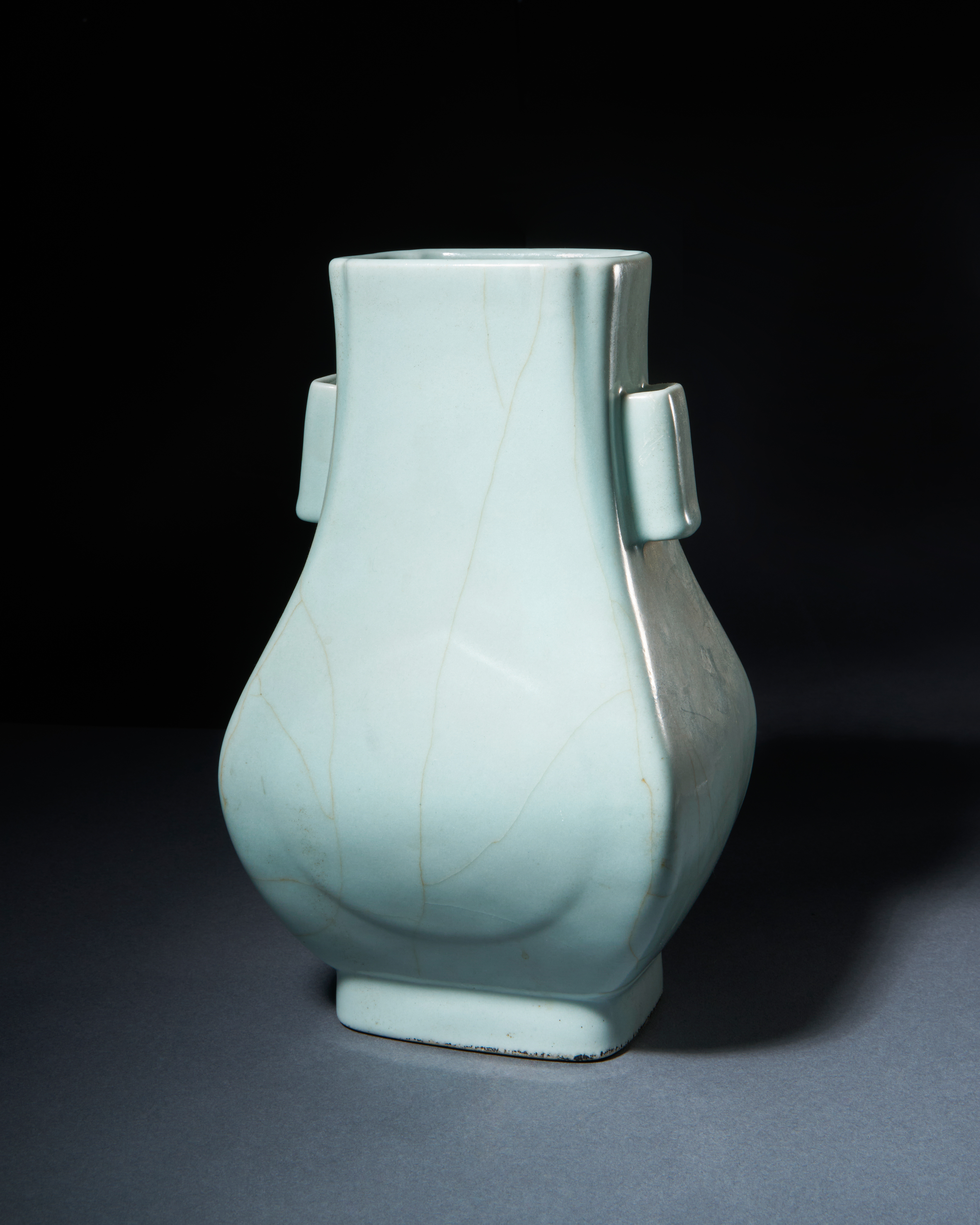 A GUAN-TYPE HU-FORM VASE GUANGXU SIX-CHARACTER MARK IN UNDERGLAZE BLUE AND OF THE PERIOD (1875-1908) - Image 2 of 4