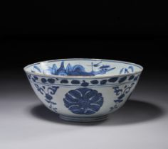 A CHINESE BLUE & WHITE BOWL, WANLI PERIOD, MING DYNASTY (1368-1644)