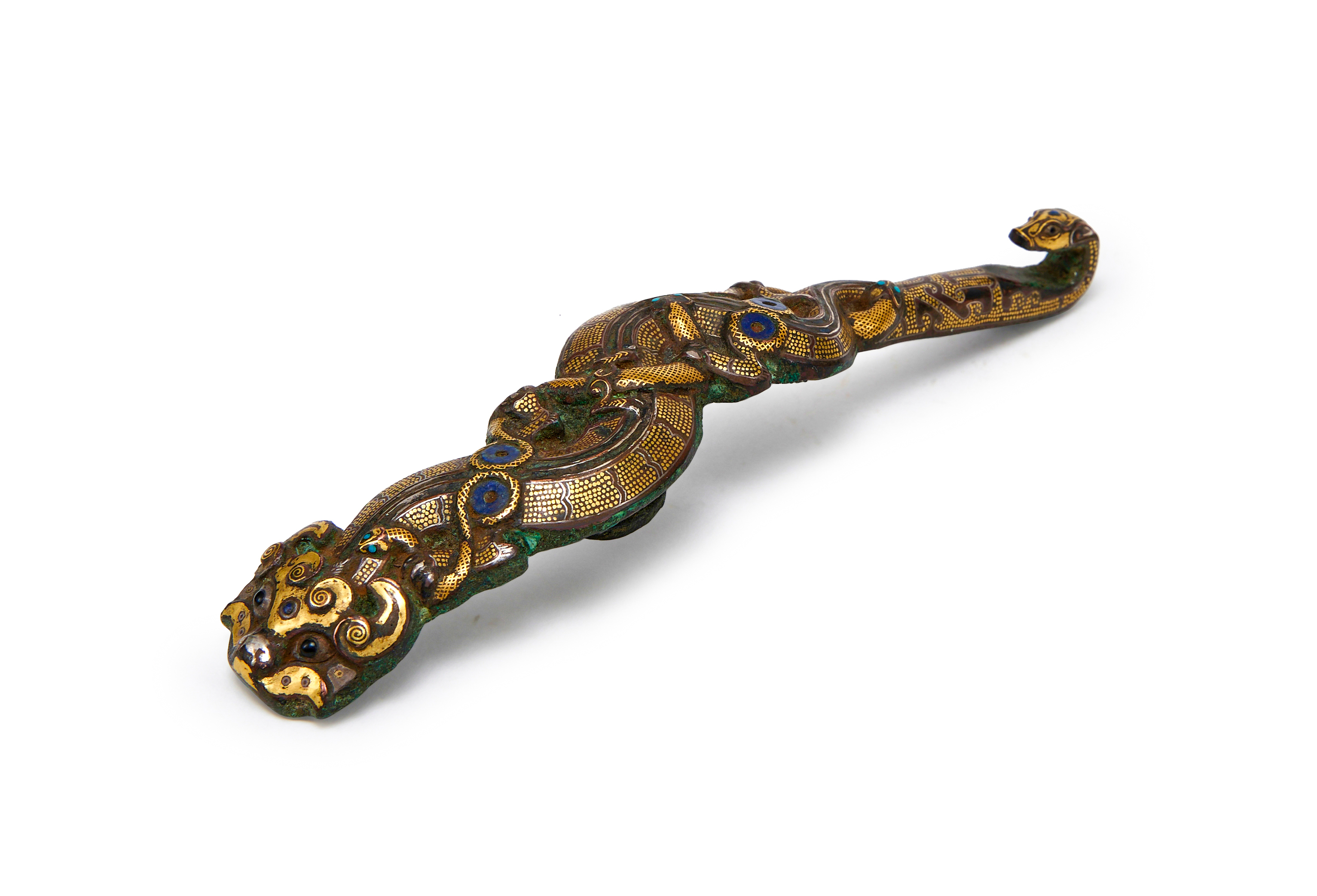 A TURQUOISE AND GOLD-INLAID BRONZE BELT HOOK WARRING STATES PERIOD, 4TH-3RD CENTURY BC - Image 3 of 9