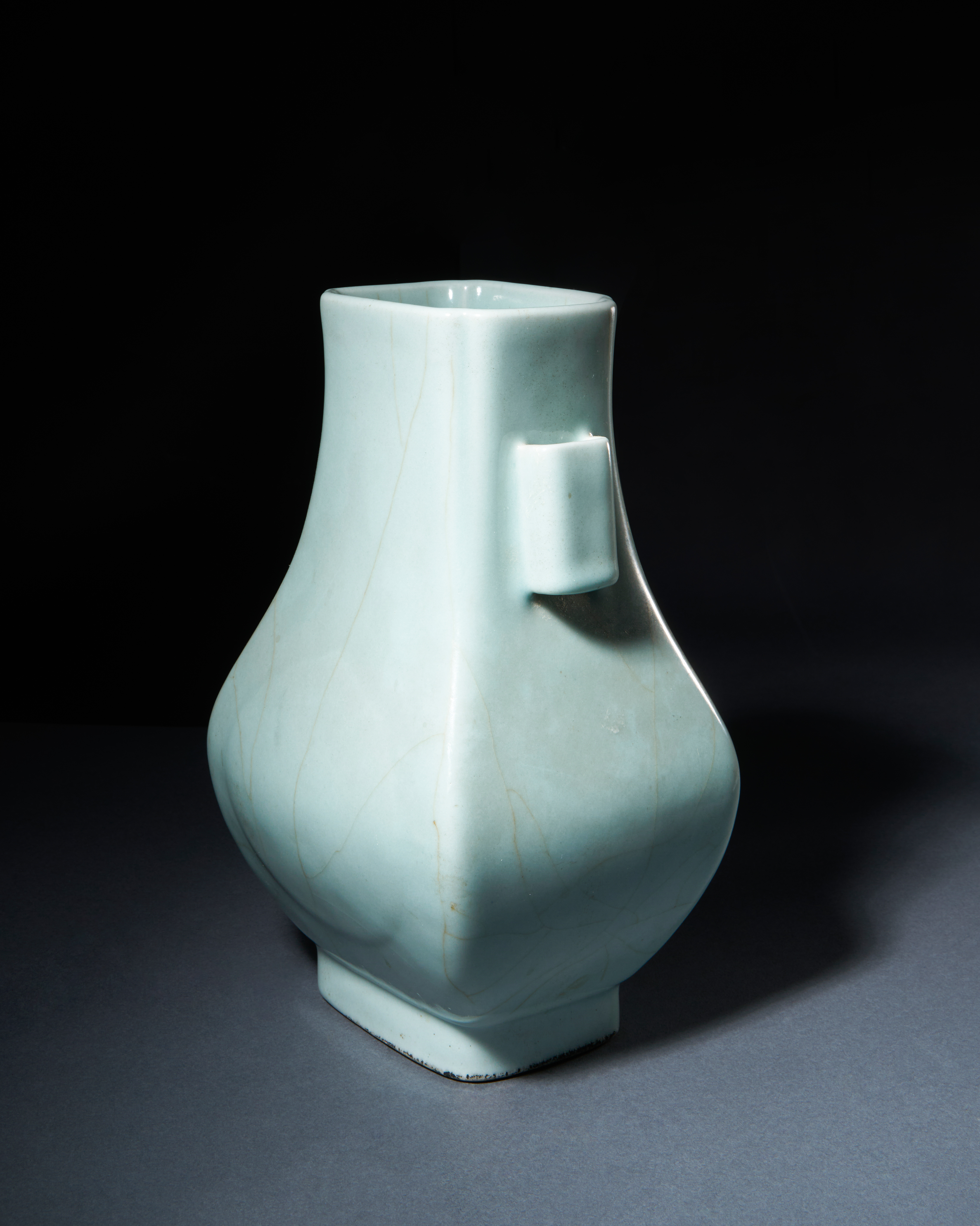 A GUAN-TYPE HU-FORM VASE GUANGXU SIX-CHARACTER MARK IN UNDERGLAZE BLUE AND OF THE PERIOD (1875-1908) - Image 3 of 4