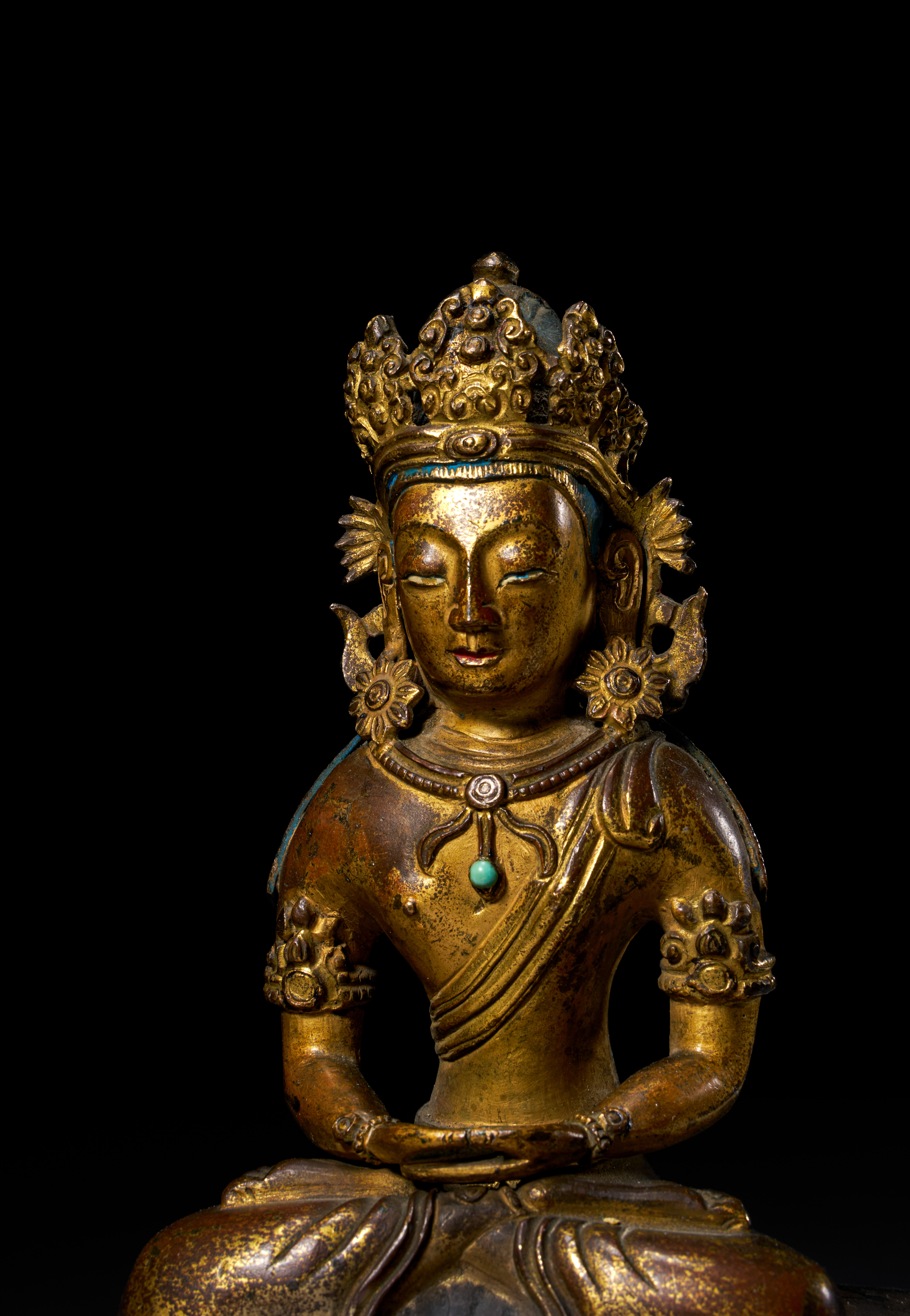 A GILT BRONZE SEATED AMITAYUS, QIANLONG MARK & PERIOD, (1736-1795) - Image 2 of 5