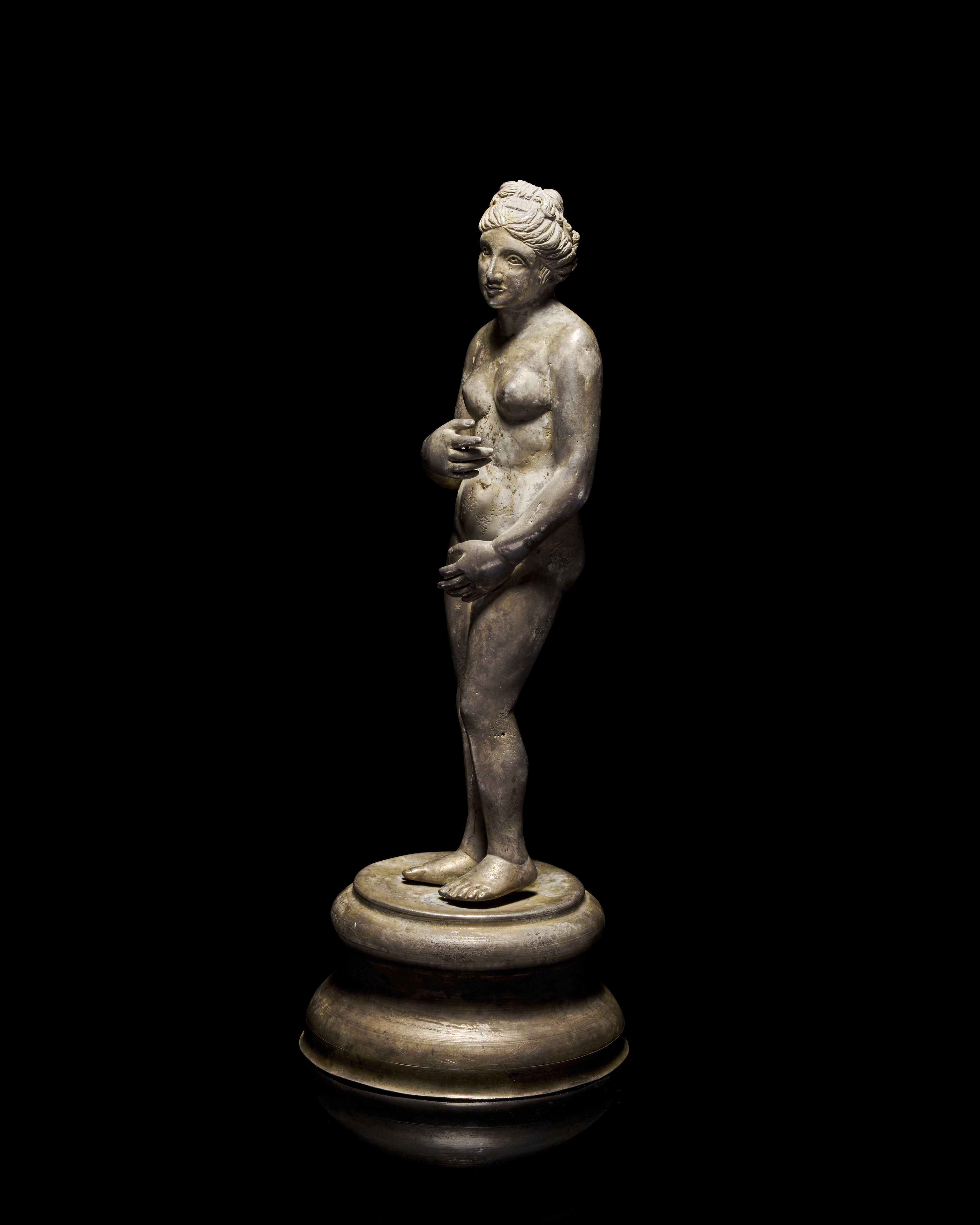 A PROVINCIAL SILVER STATUETTE OF VENUS, HELLENISTIC PERIOD CIRCA 1ST CENTURY B.C. - Image 4 of 6