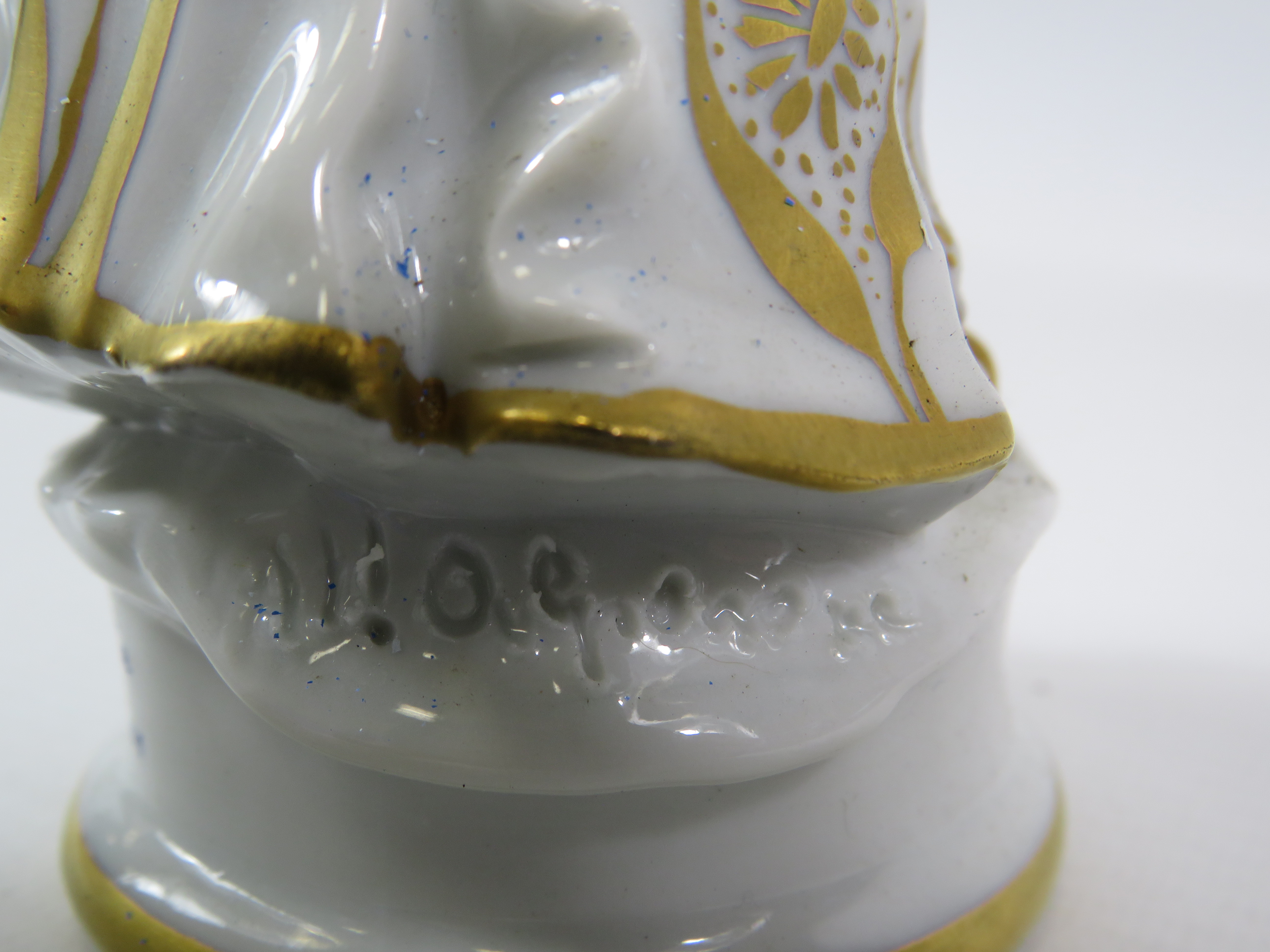 2 Signed Capodimonte white and gold porcelain figurines, the tallest measures 22cm. - Image 4 of 4