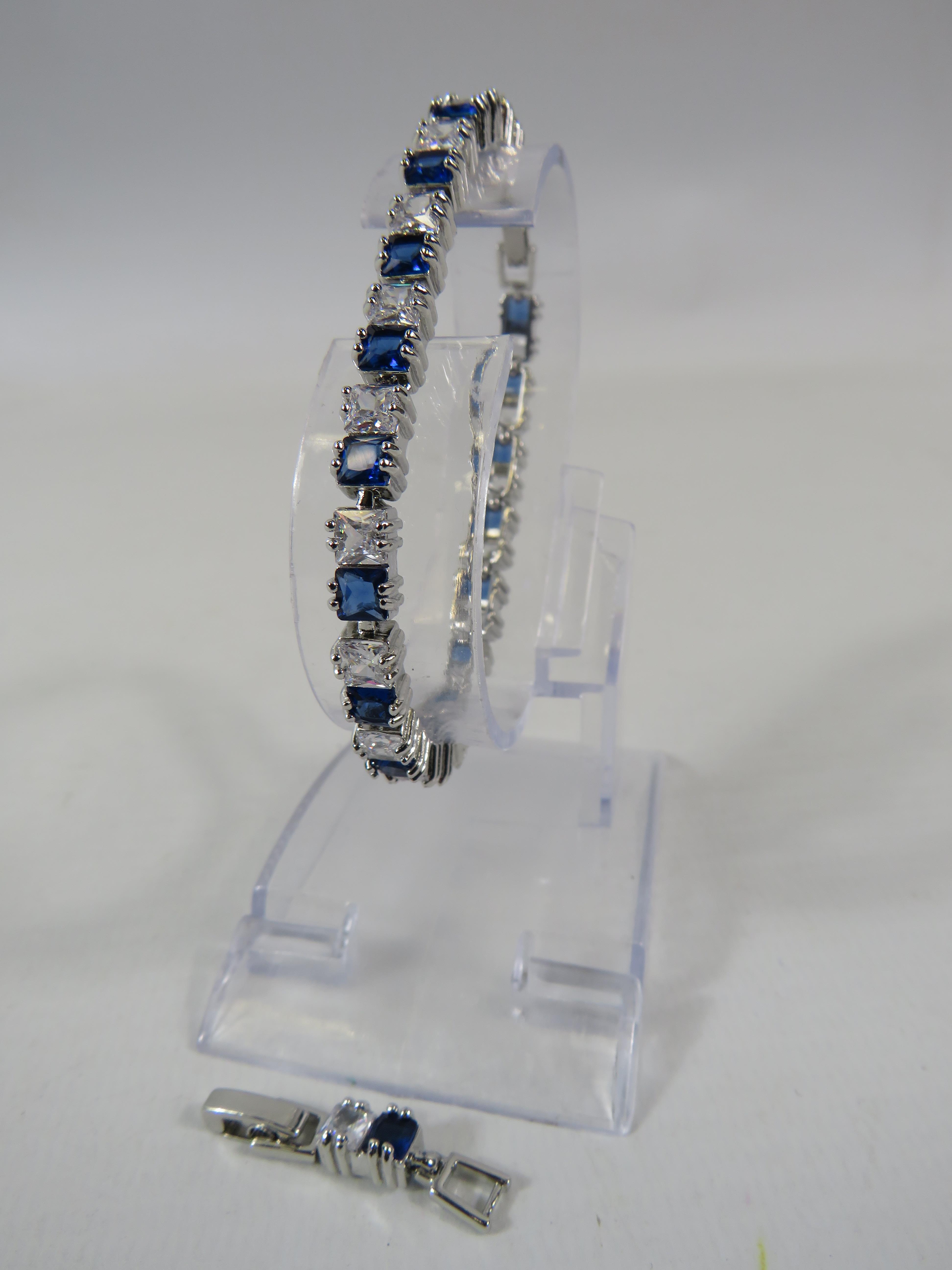 925 silver blue and clear gemstone tennis bracelet with extension link. - Image 3 of 3