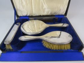 Northern goldsmiths Co sterling silver backed dressing table grooming set in original box, c1929.