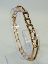 9ct Yellow Gold Chunky Bracelet with Lobster Claw fastener. 7.5 inches long. 10.4g