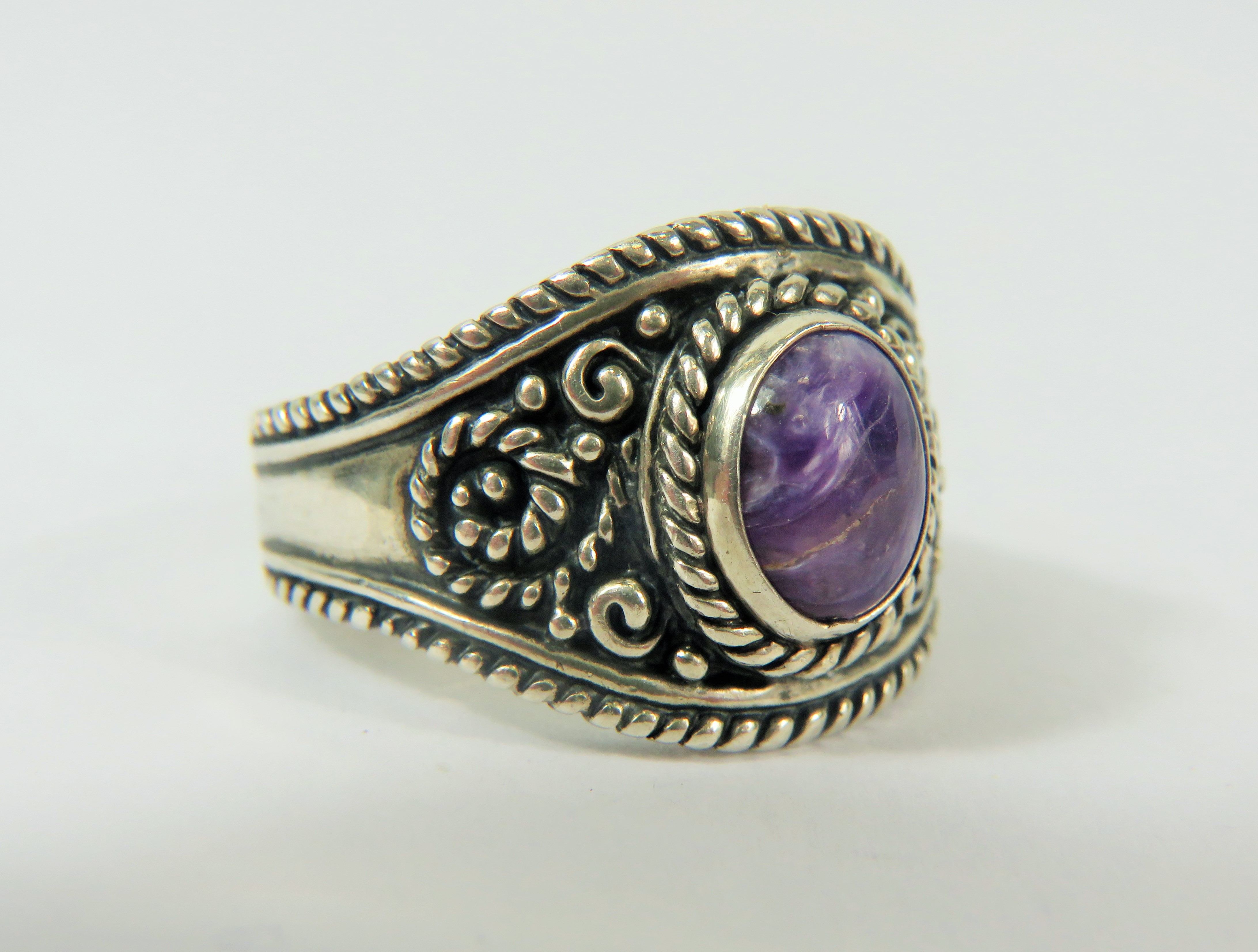 Pretty Scrolled Gents 925 Silver Ring set with an oval Blue John.  Finger size 'S'  12.1g - Image 2 of 4