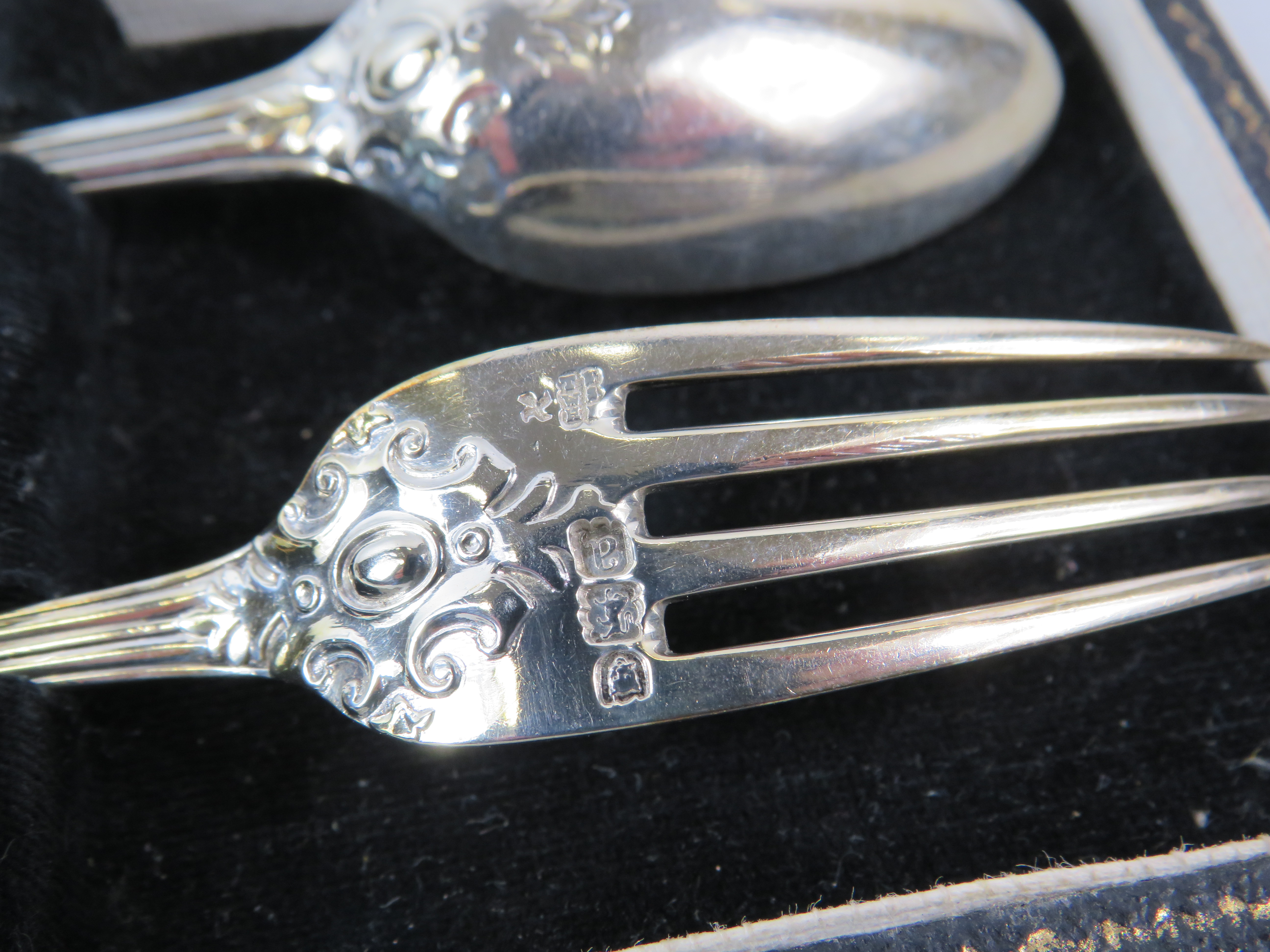 London 1879 Sterling silver cased Fork and spoon set, 61.6 g - Image 2 of 4