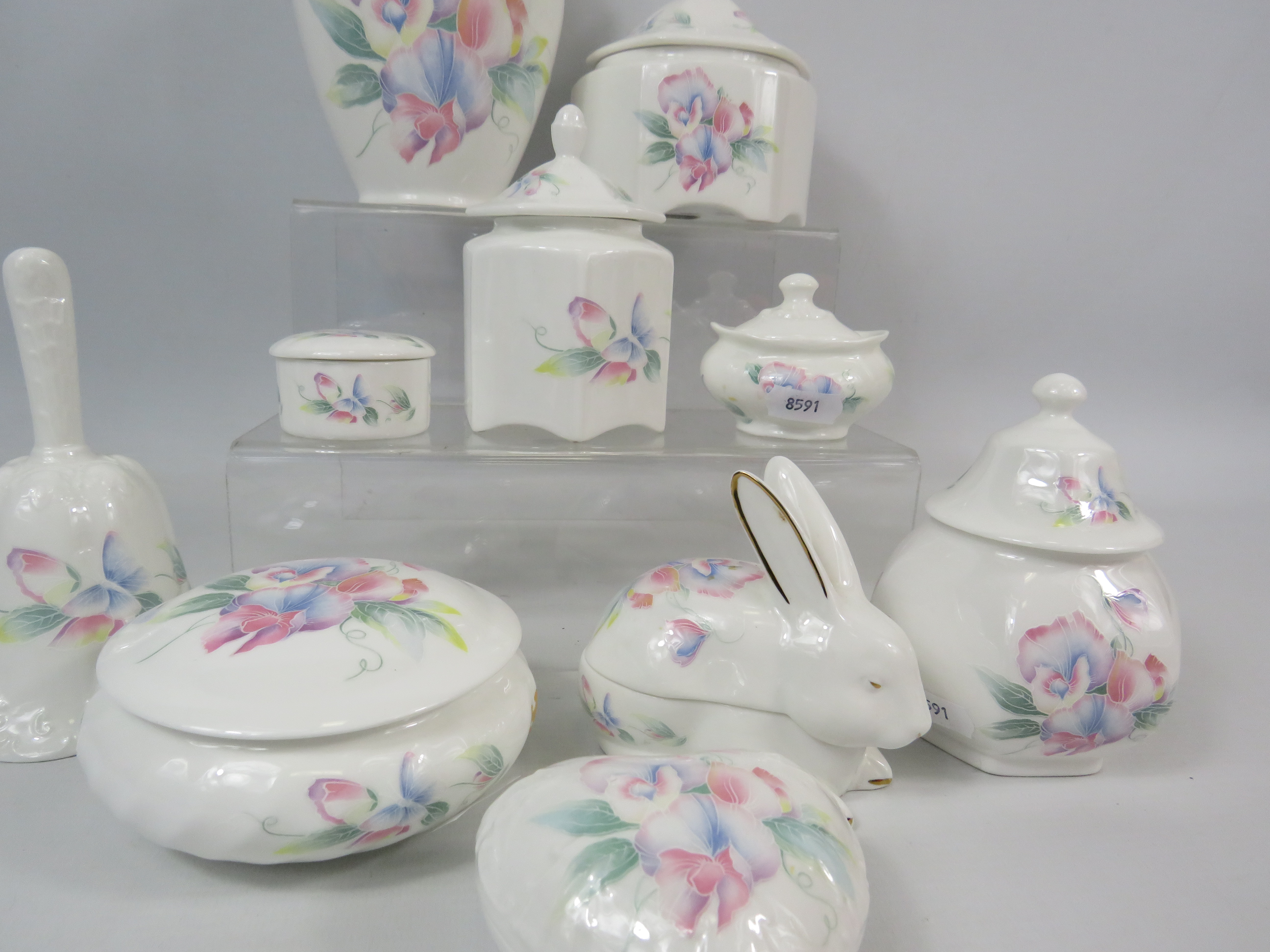 10 Pieces Aynsley in the Litlle Sweet Heart Pattern. - Image 2 of 2