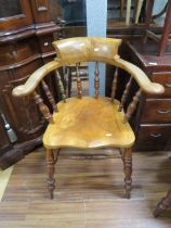 Well made Oak smokers chair with turned legs, strechers and back supports. Seat Height approx 18 inc