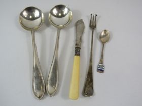 2 Heavy Sheffield 1937 serving spoons plus other silver items, Total weight 210g.