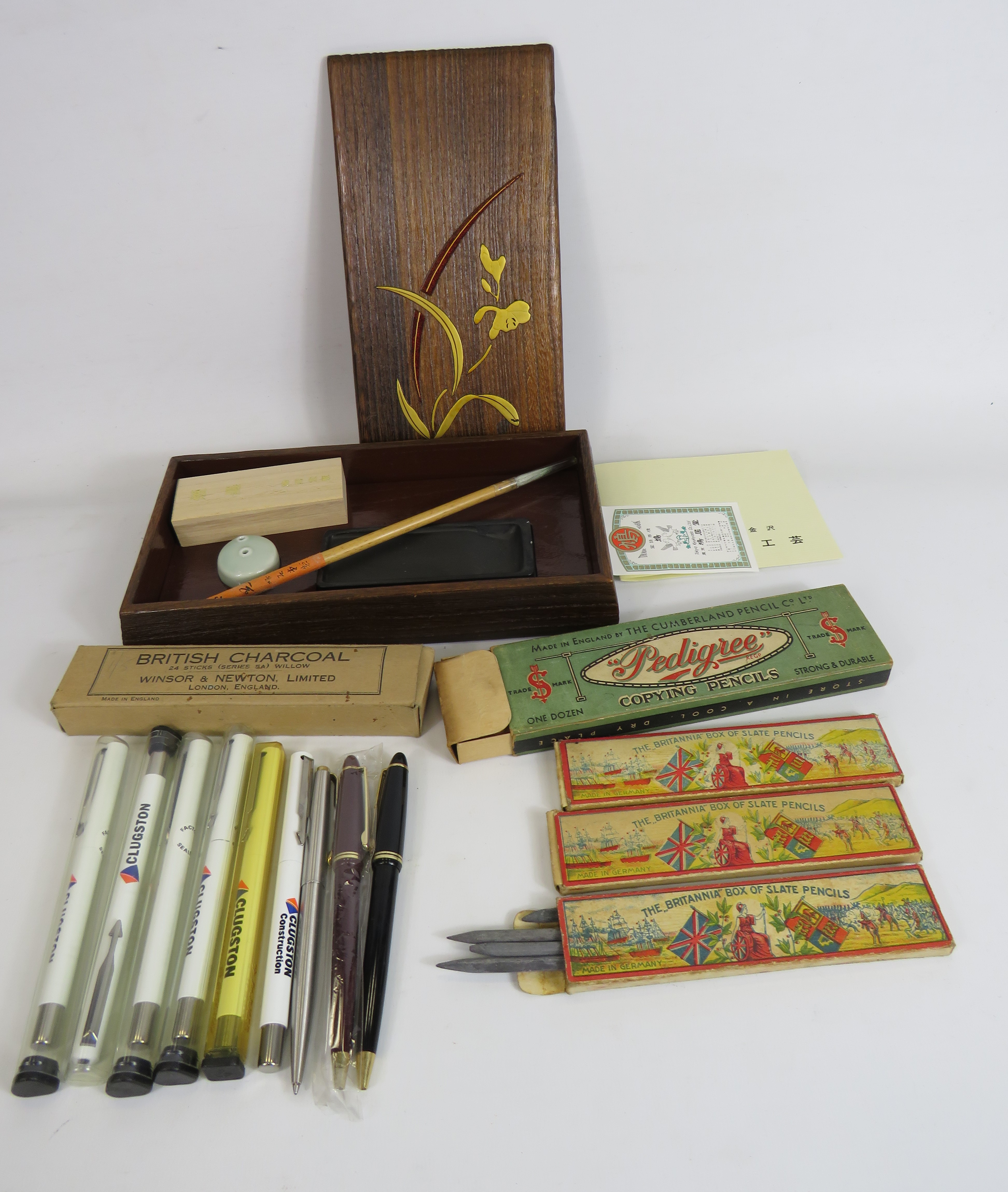 Mixed lot to include WW1 britanniaslate pencils, chinese art set, pens etc.