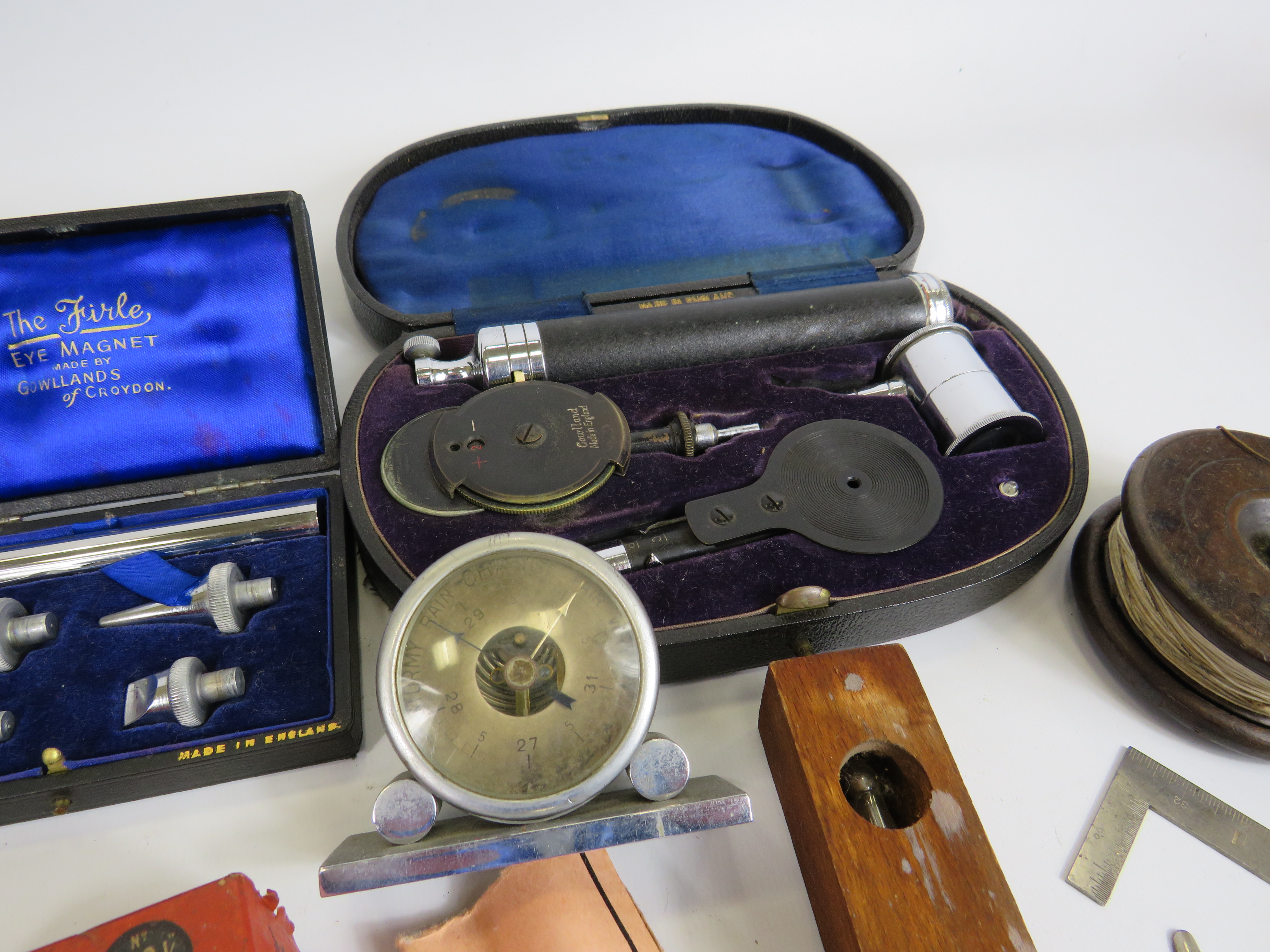 Mixed collectables lot including medical instruments, vintage yo-yo etc. - Image 4 of 7