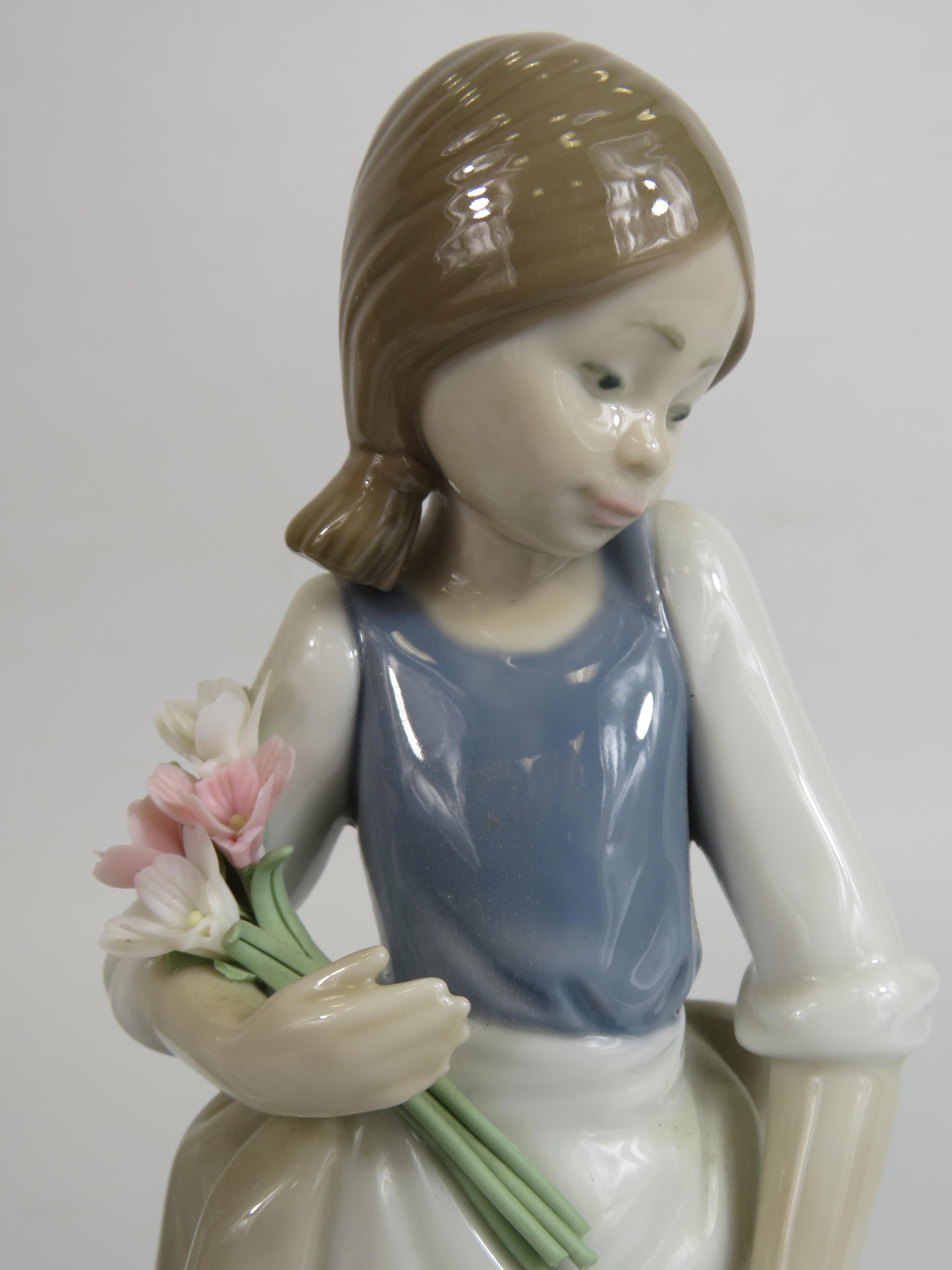 3 Nao figurines, 2 of Girls with flowers and 1 of a mother and child, the tallest measures 23cm ( - Image 4 of 5