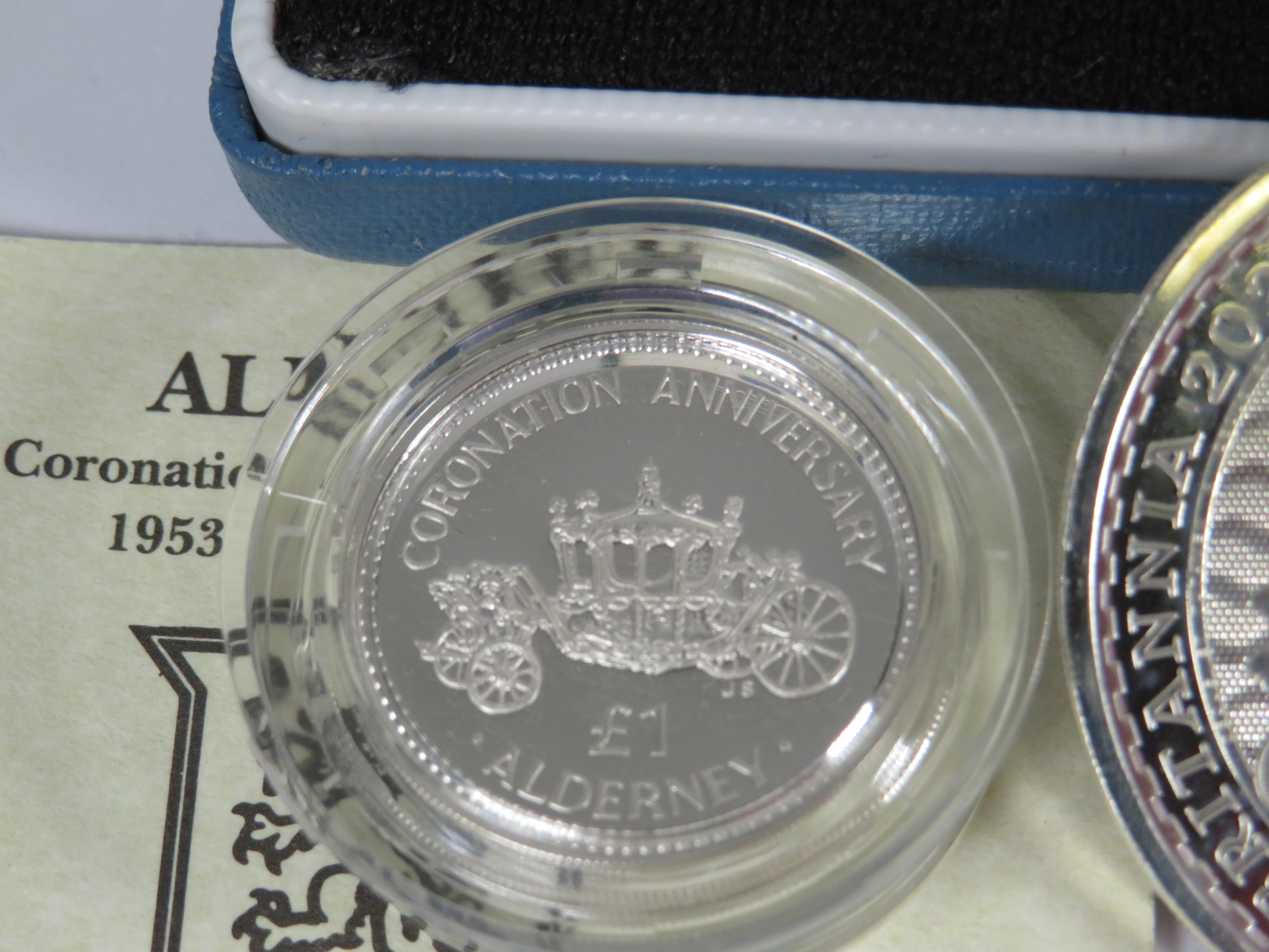 Alderney proof 925 Silver Proof £1 Coin With COA ,  Royal Mint Silver Proof £1 Coin with Box and COA - Image 3 of 8