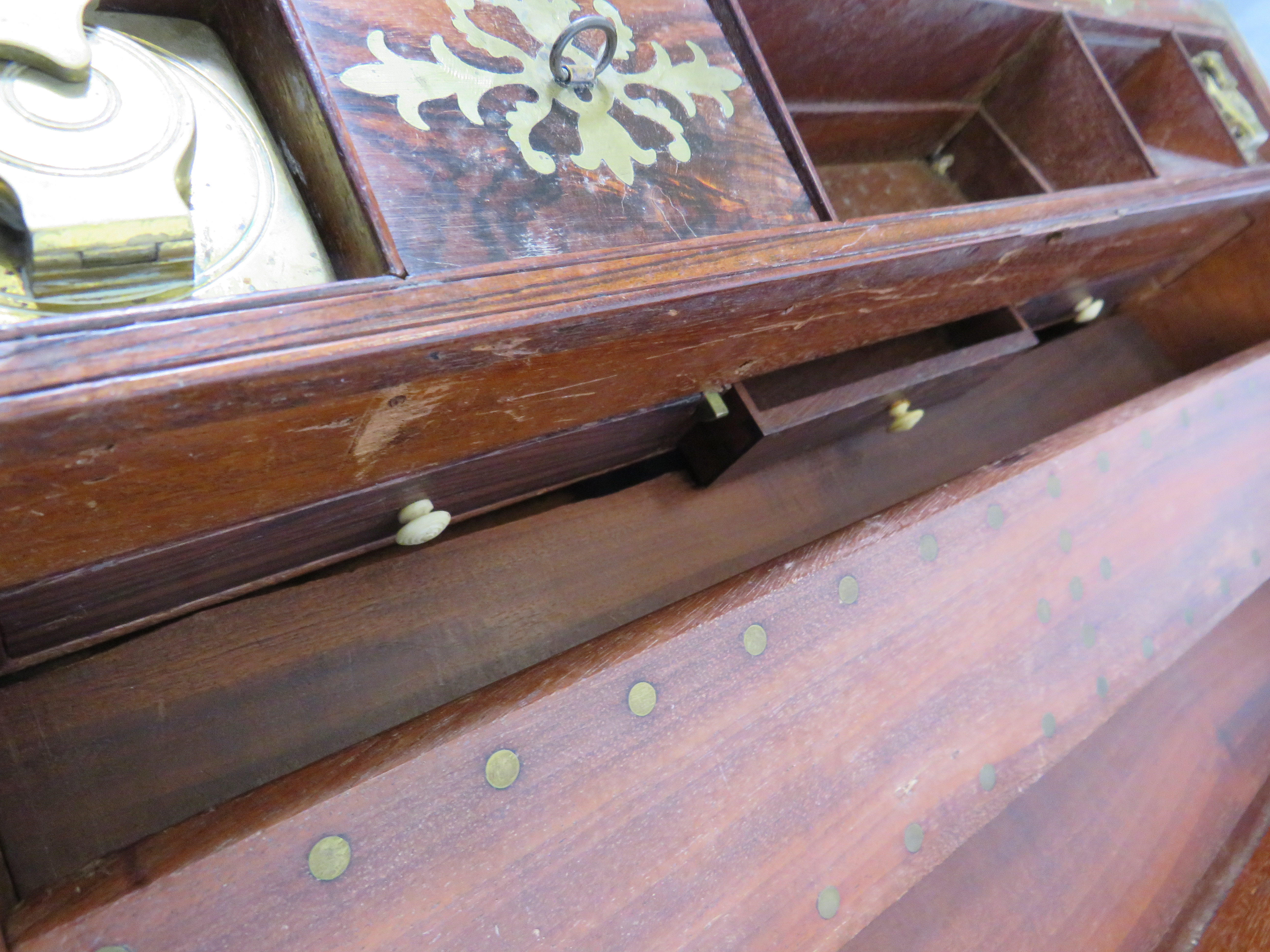 Large Antique wooden writing box with brass inlay, twin handles 17 3/4" long 10.5" deep and 7" - Image 4 of 7