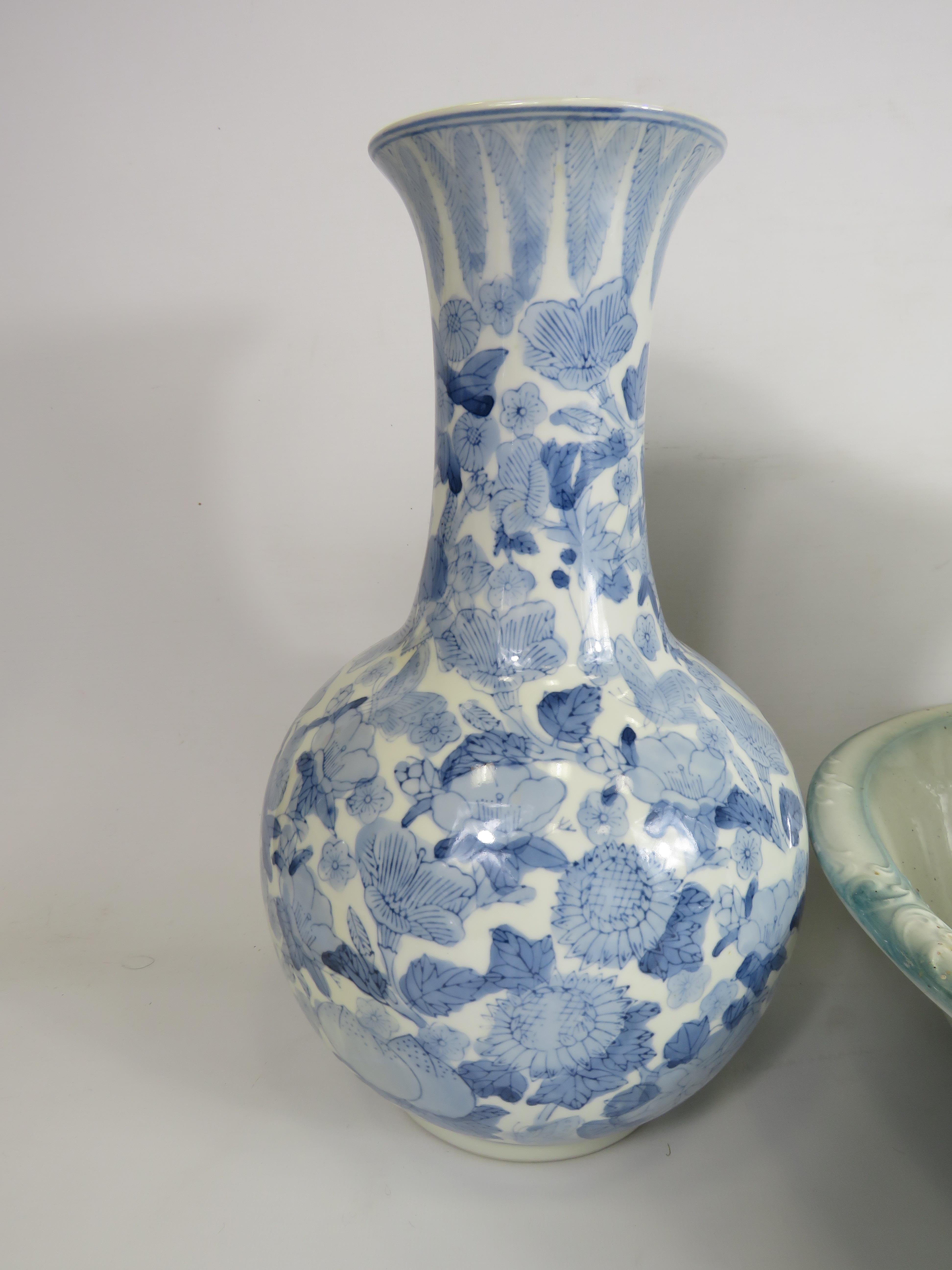 Large Victorian jug and wash bowl plus one other wash jug and a chinese style vase. - Image 4 of 5