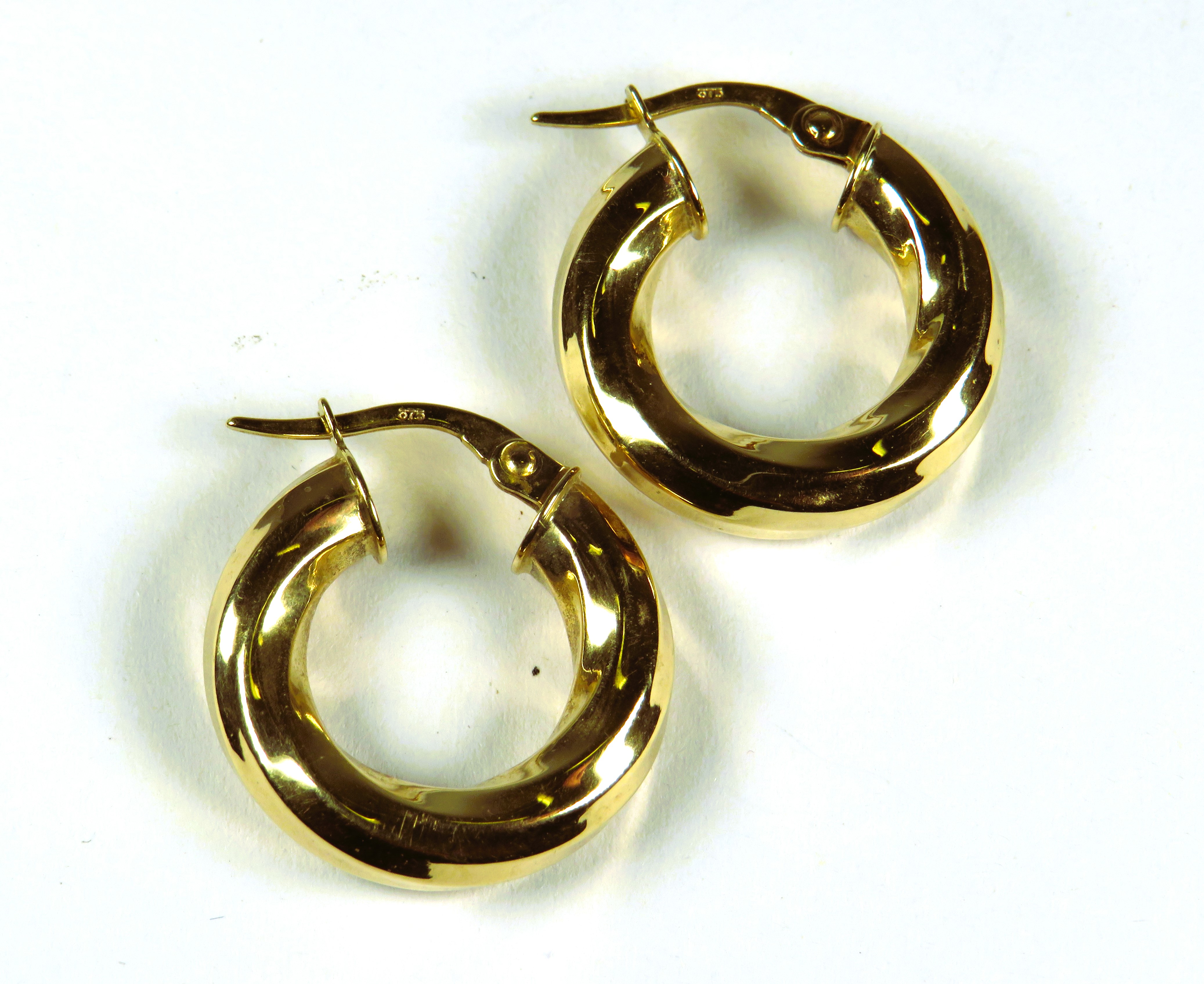 Pair of 9ct Yellow Gold Hoop earrings, each approx 20mm. Total weight 1.8g