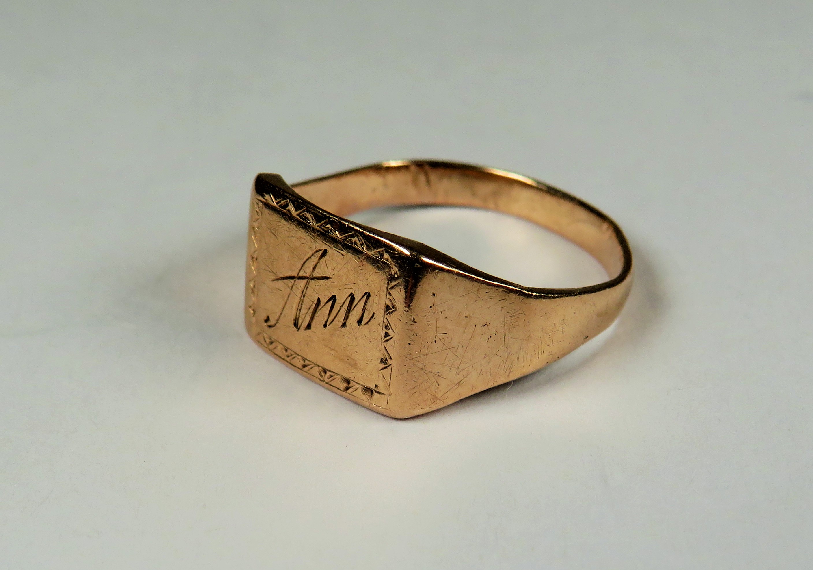 9ct Yellow Gold Signet ring, etched 'Ann' to the face.  Finger size 'M'    2.5g - Image 2 of 3
