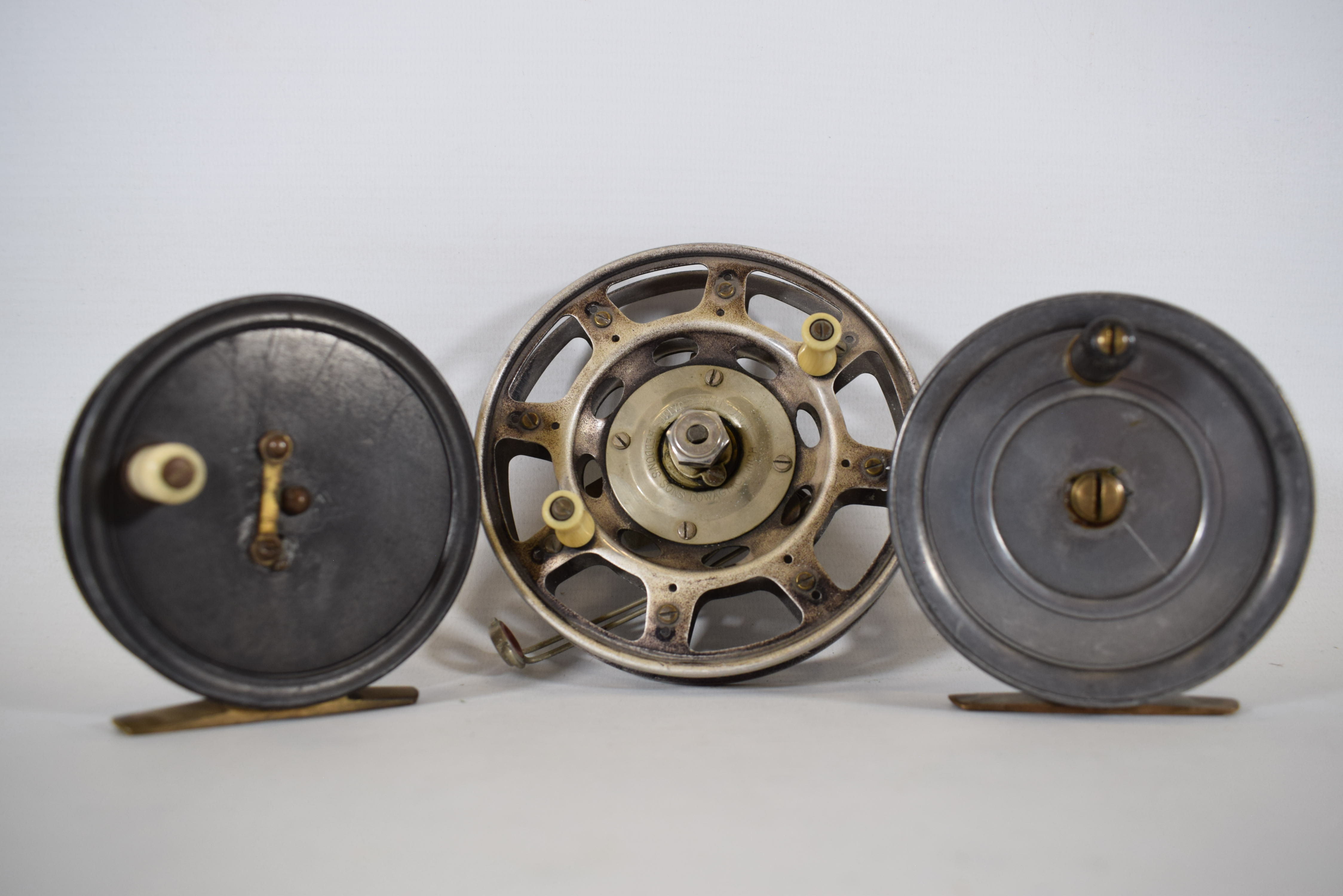 Three vintage fly reels . See photos. 