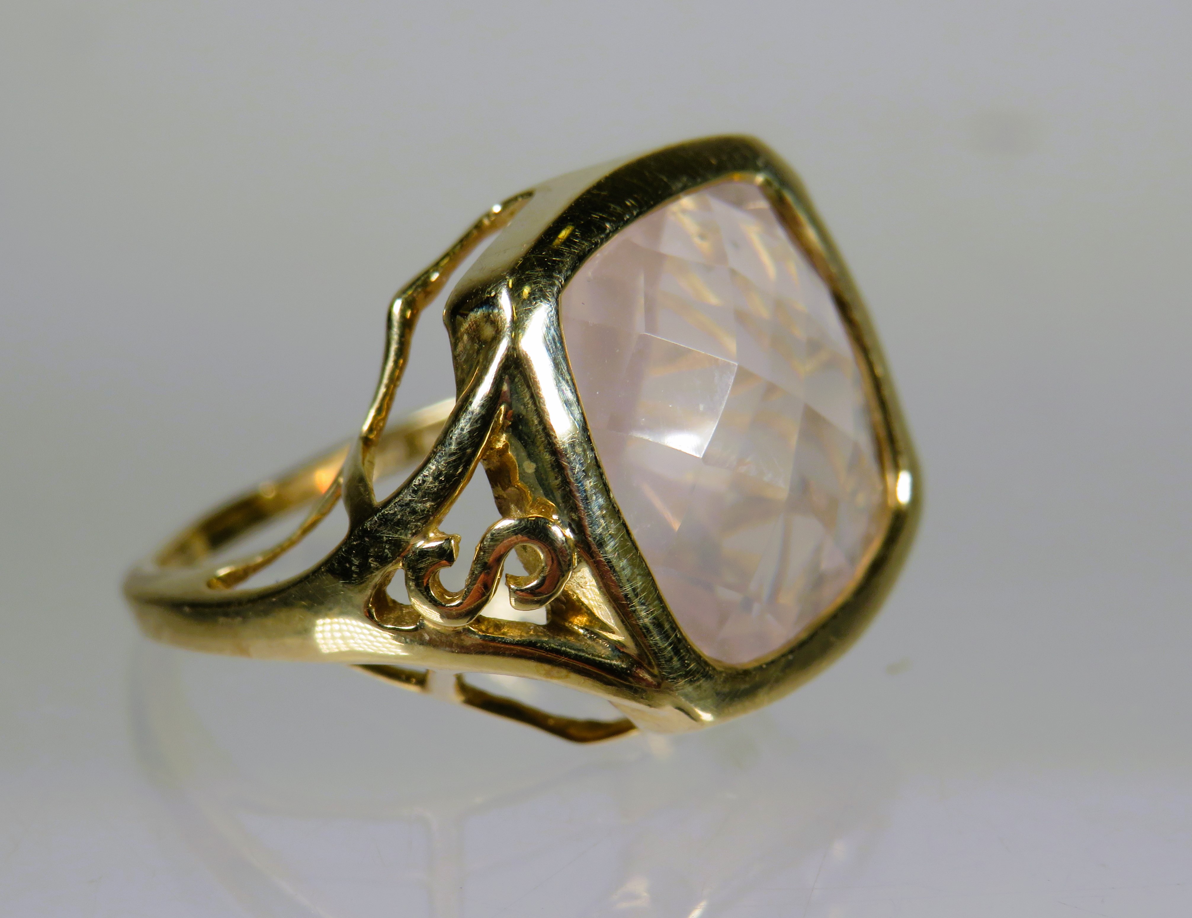 9ct Yellow Gold Ring set with a Square Cut Rose Quartz (12 x 12mm). Scrolled and pierced Shoulder.   - Image 2 of 2