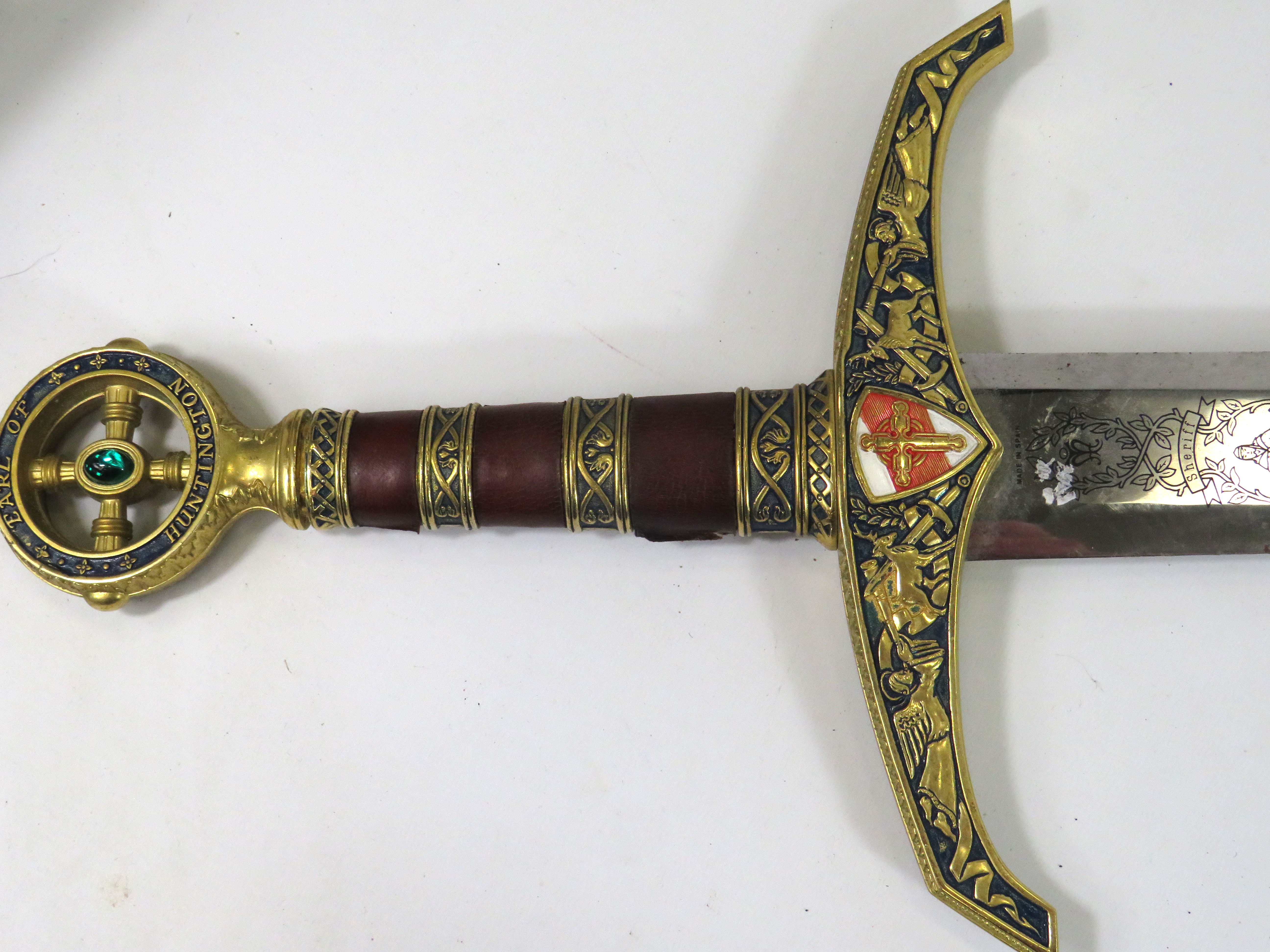 Very Large Film Replica of the Robin Hood Sword made from Stainless steel by United Cutlery. Jewel s - Image 9 of 11