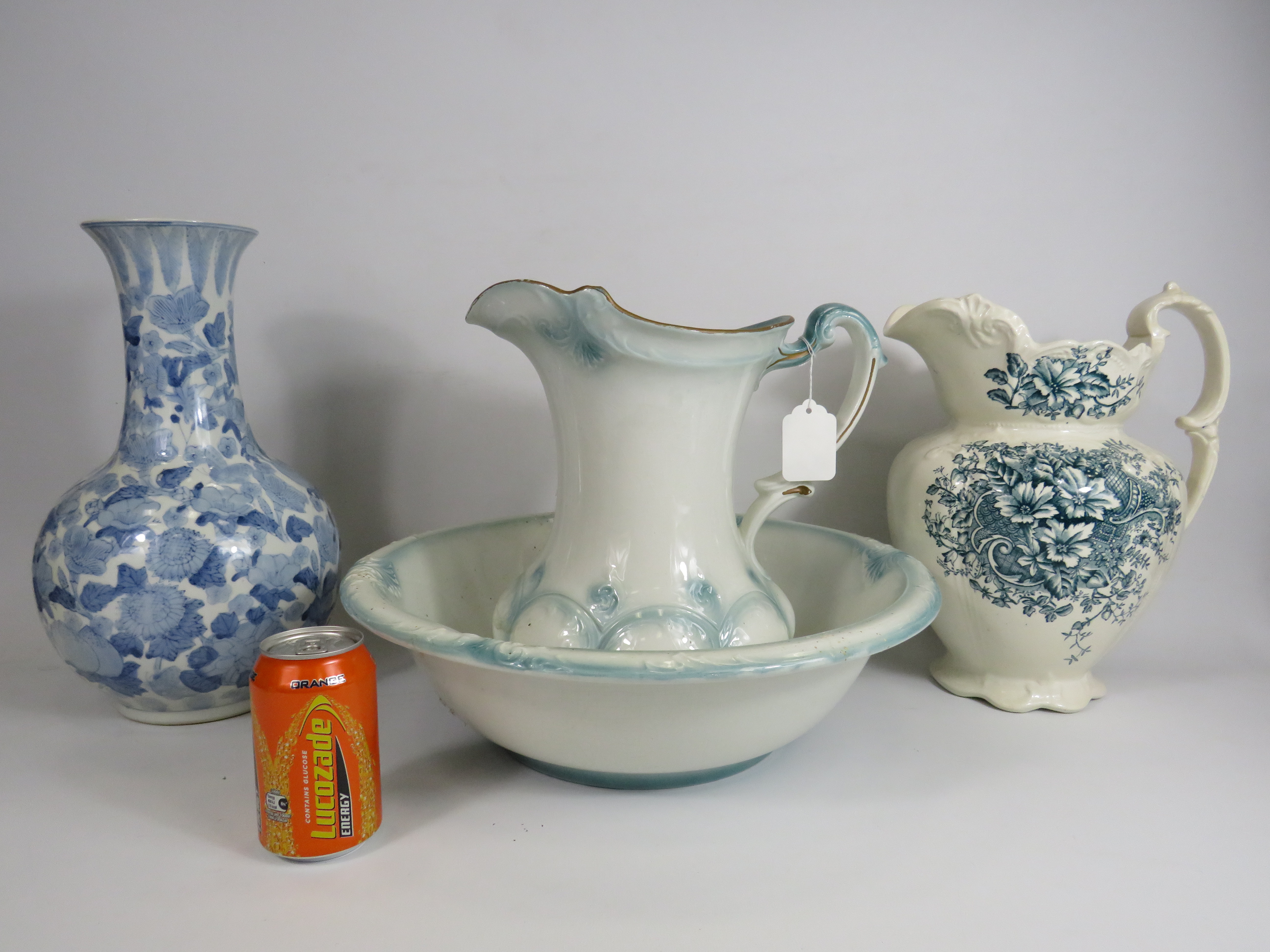 Large Victorian jug and wash bowl plus one other wash jug and a chinese style vase. - Image 5 of 5