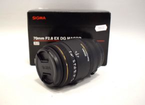 Sigma 70mm F2.8 EXDG Macro Lens for use with Canon